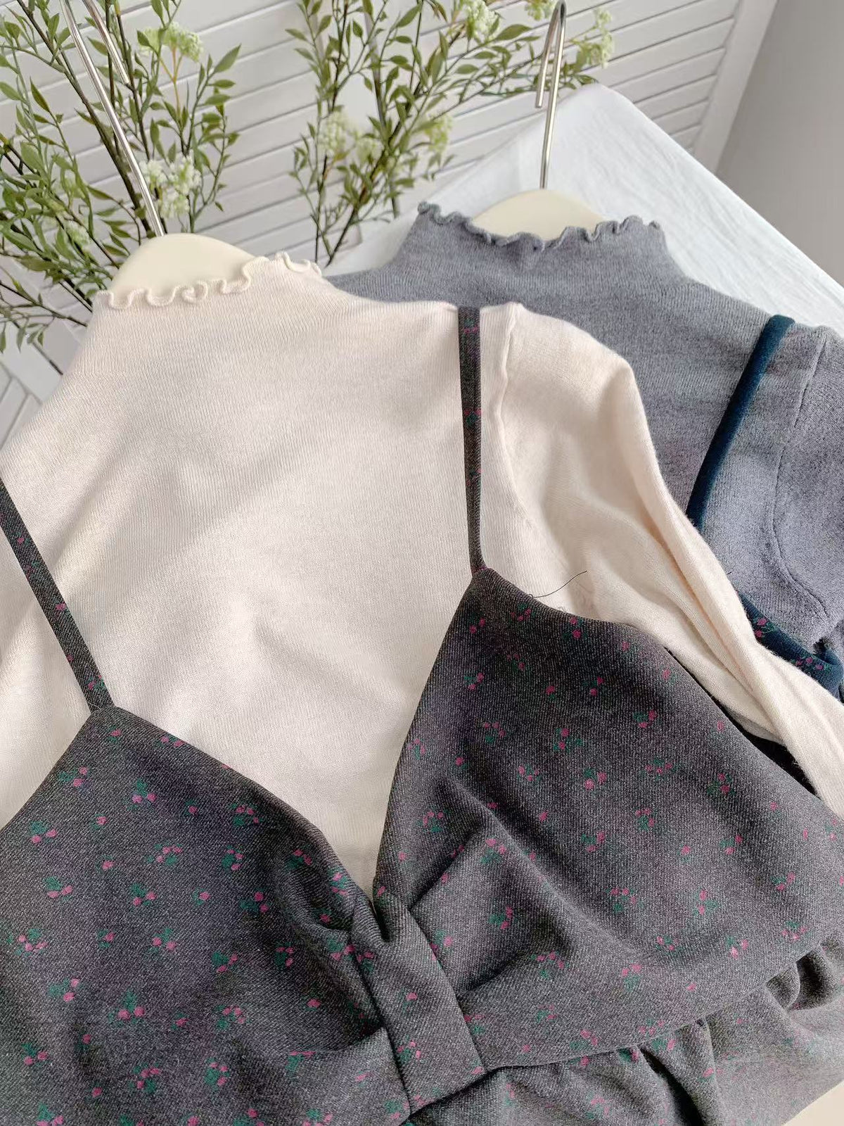 HELLO MILK TEE- 85645 呢子套裝