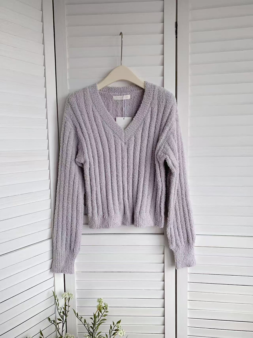 HELLO MILK TEE- 85703 V領毛衣