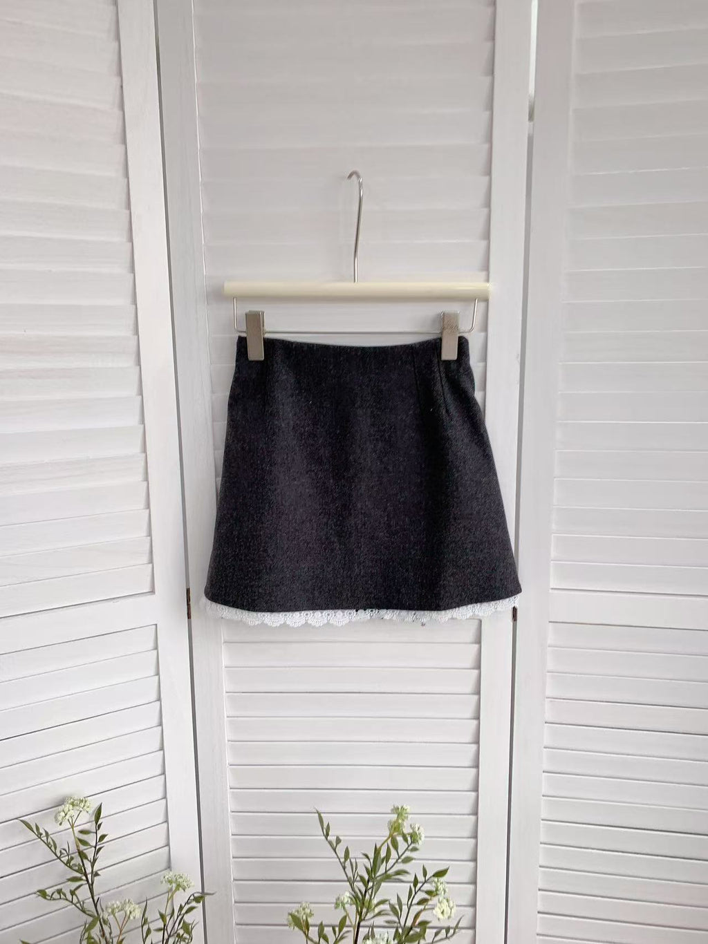 HELLO MILK TEE- 85575 蕾絲邊短裙