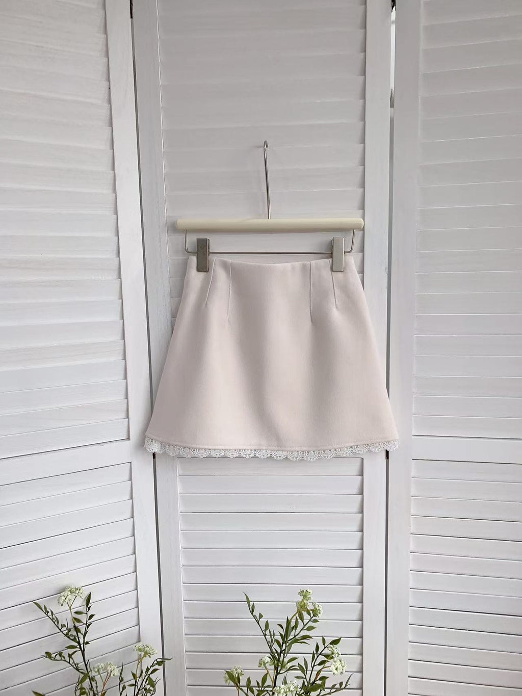 HELLO MILK TEE- 85575 蕾絲邊短裙