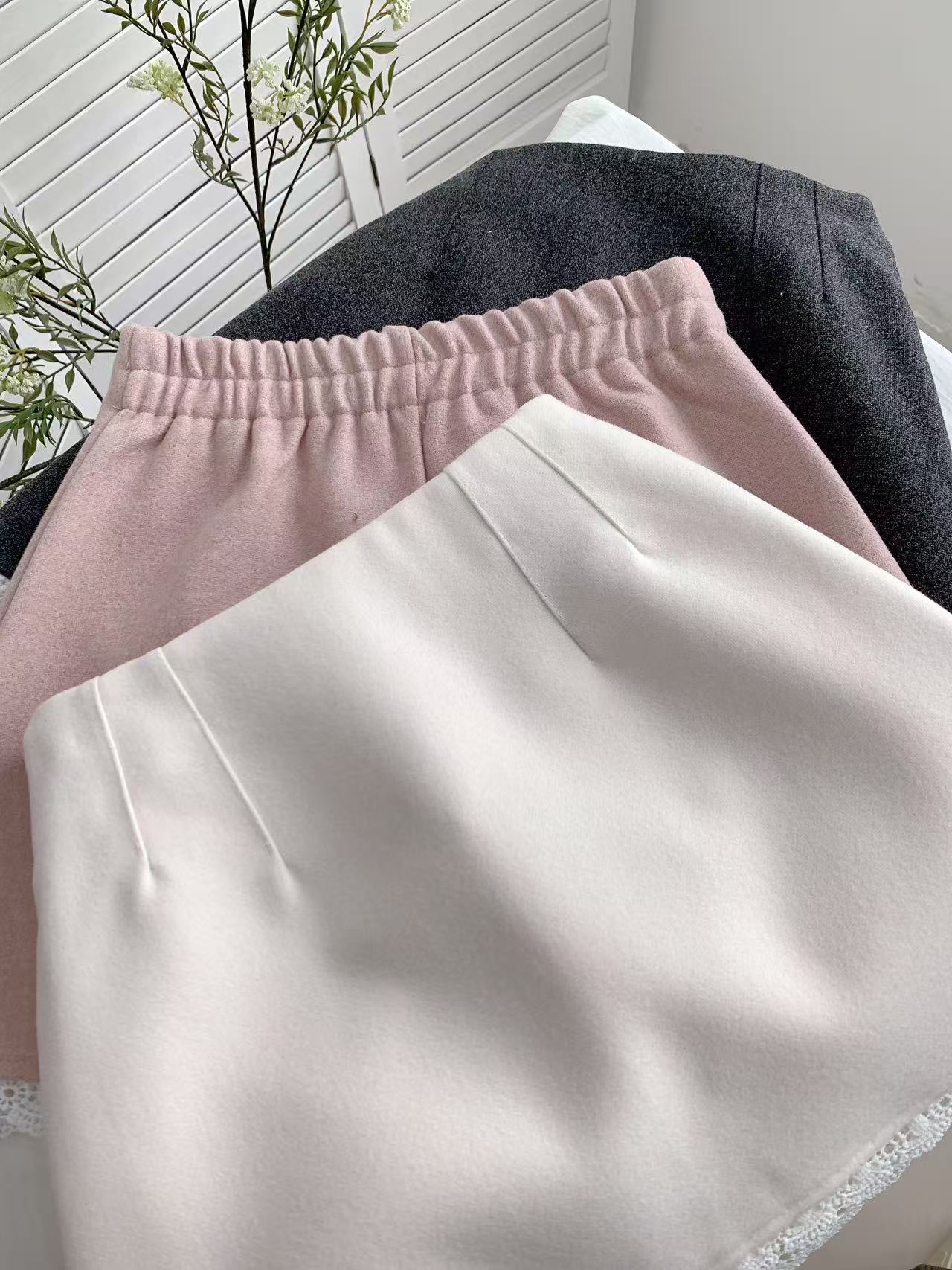 HELLO MILK TEE- 85575 蕾絲邊短裙