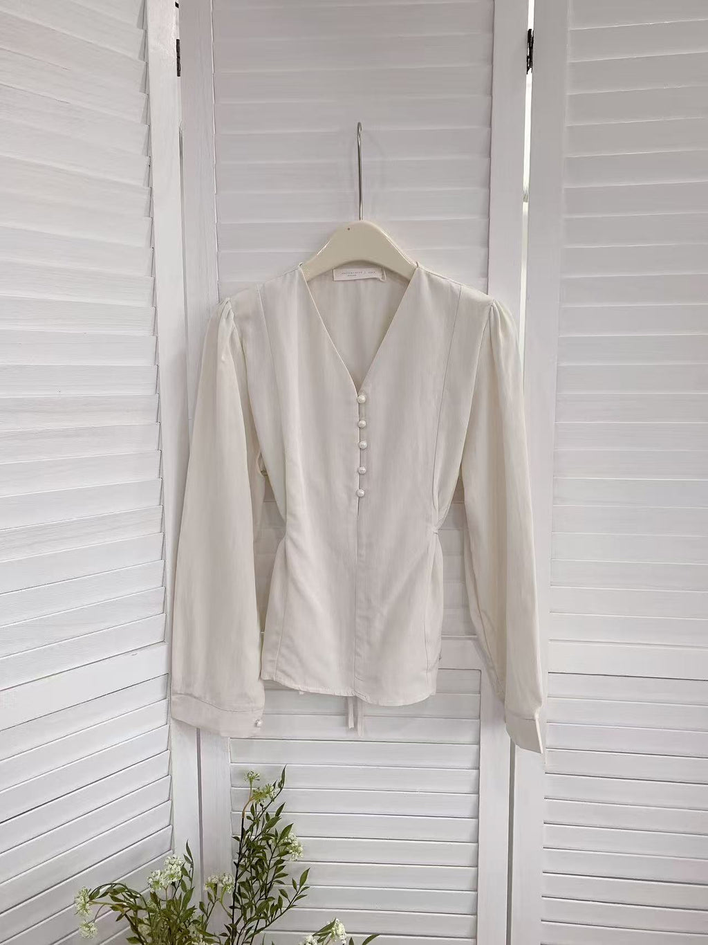 HELLO MILK TEE- 85638 V領上衣