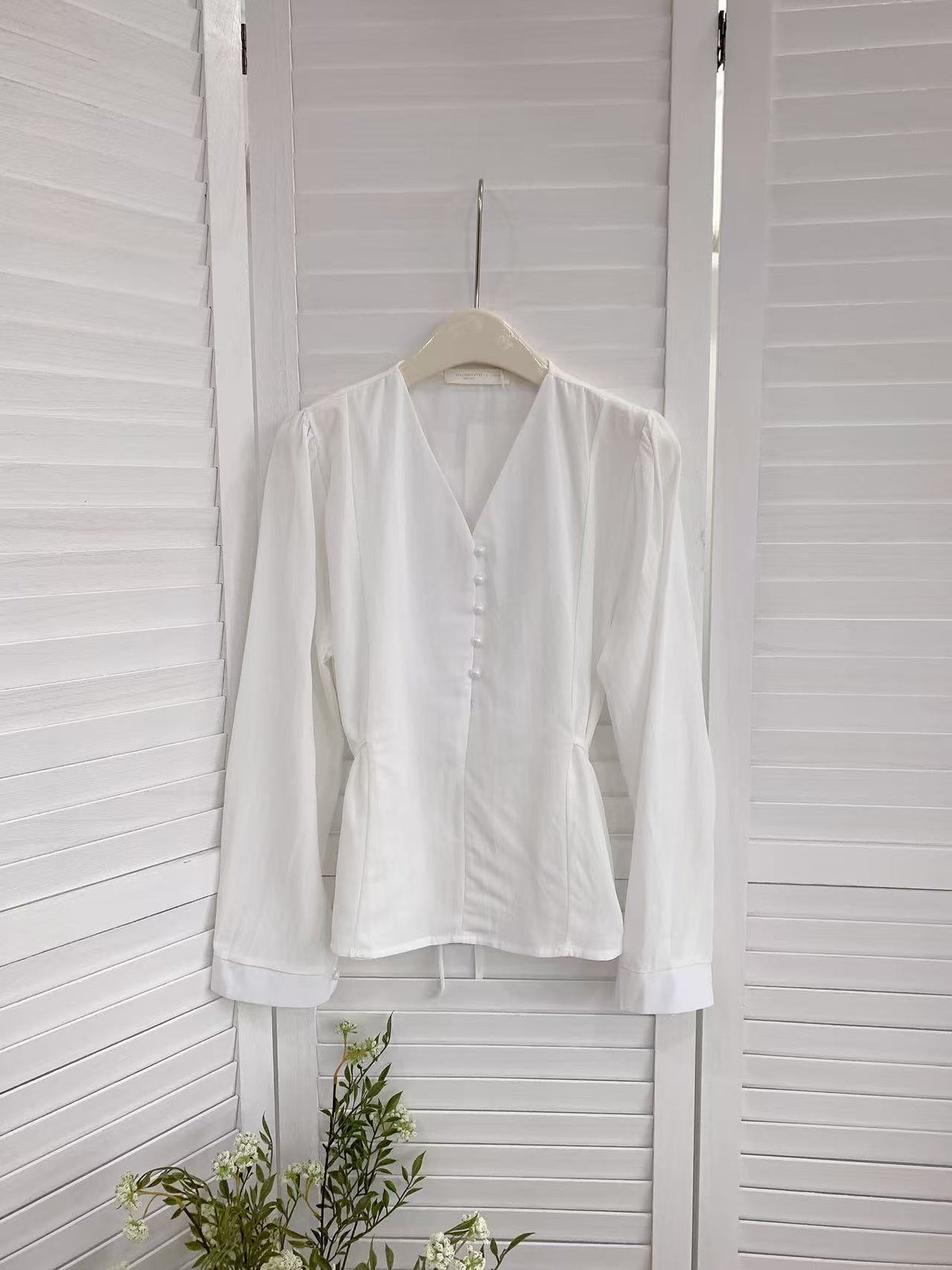 HELLO MILK TEE- 85638 V領上衣