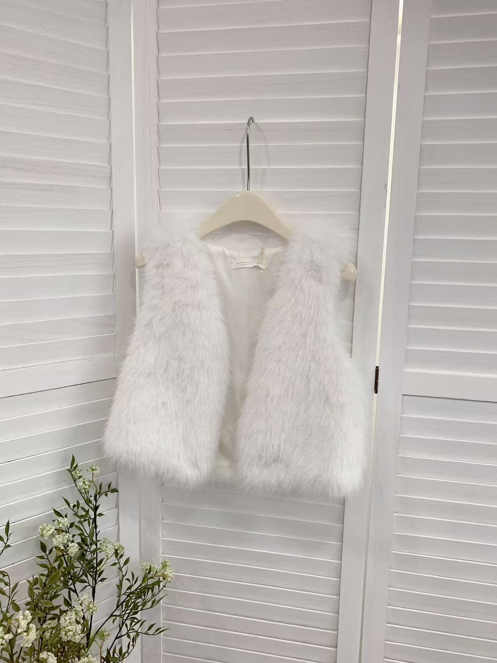 HELLO MILK TEE- 85696 毛絨馬甲