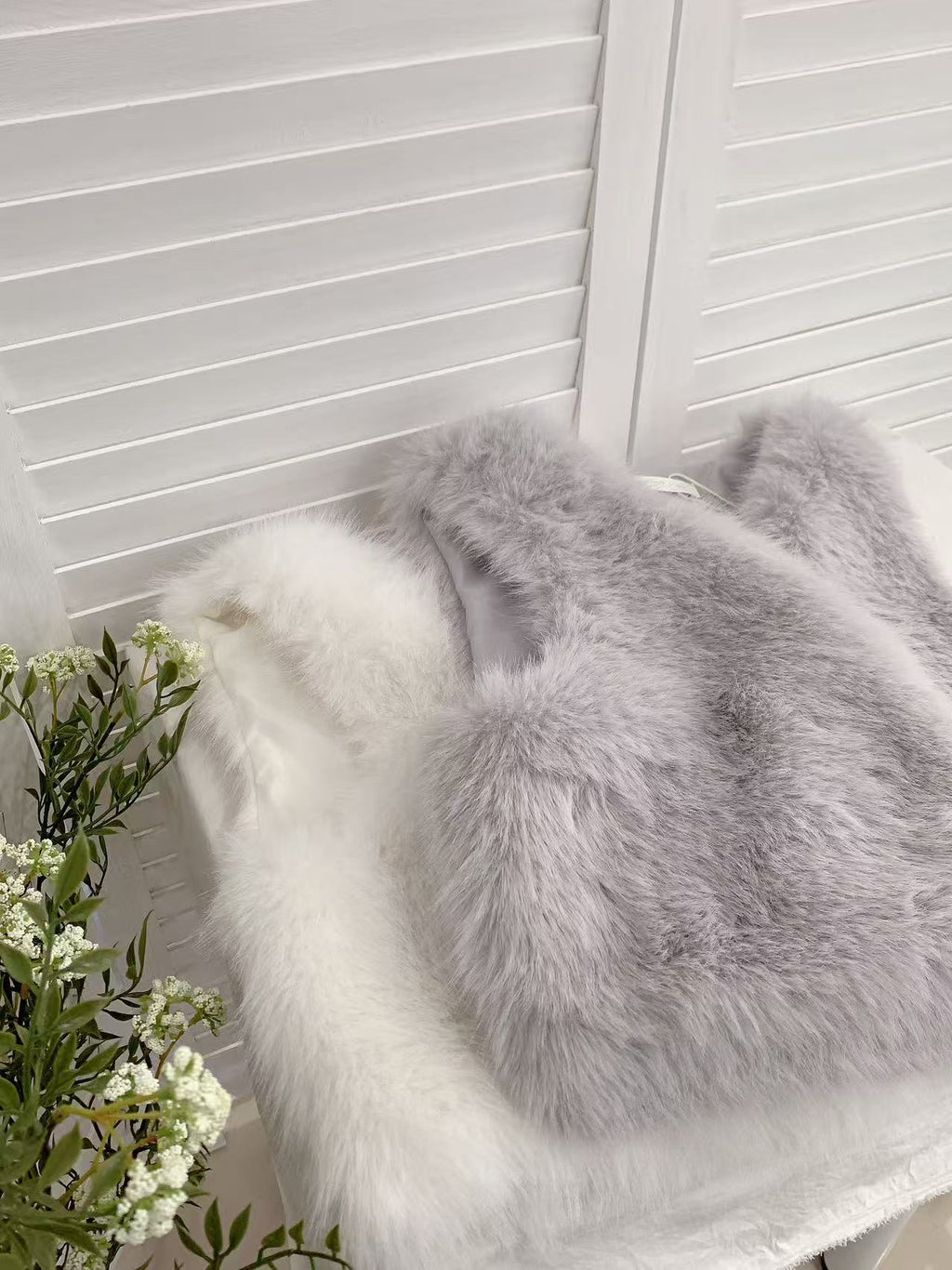 HELLO MILK TEE- 85696 毛絨馬甲