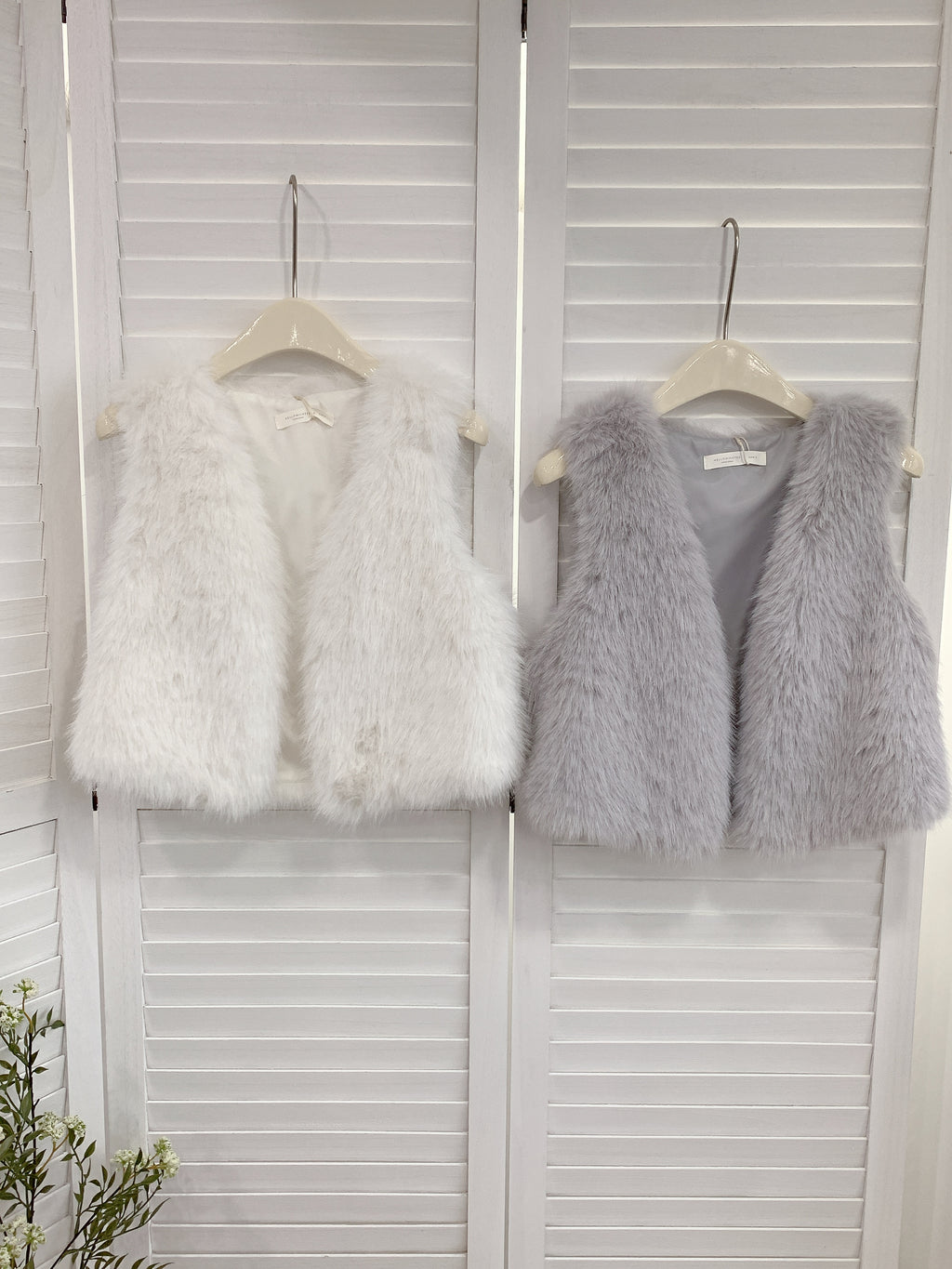 HELLO MILK TEE- 85696 毛絨馬甲