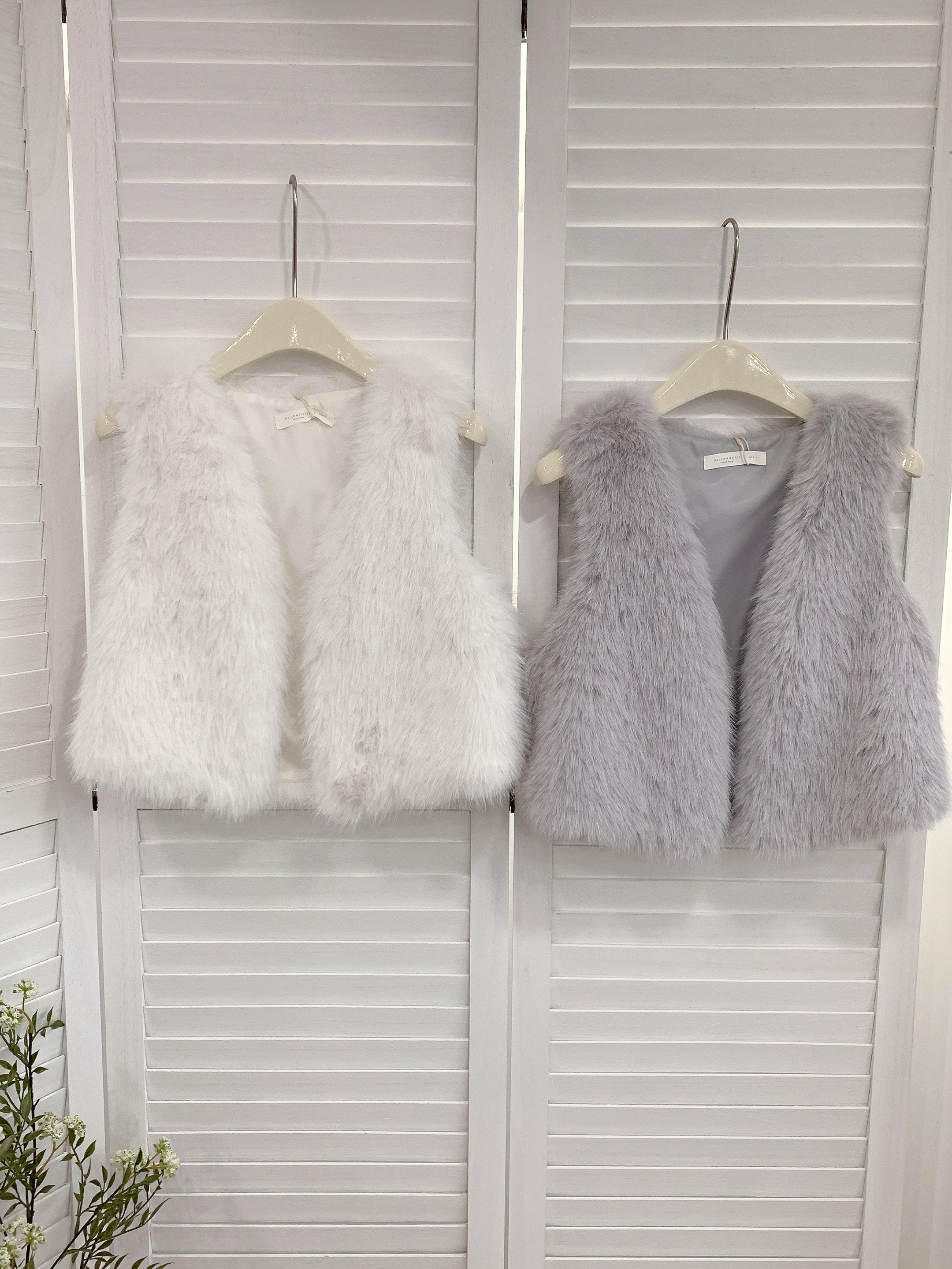 HELLO MILK TEE- 85696 毛絨馬甲