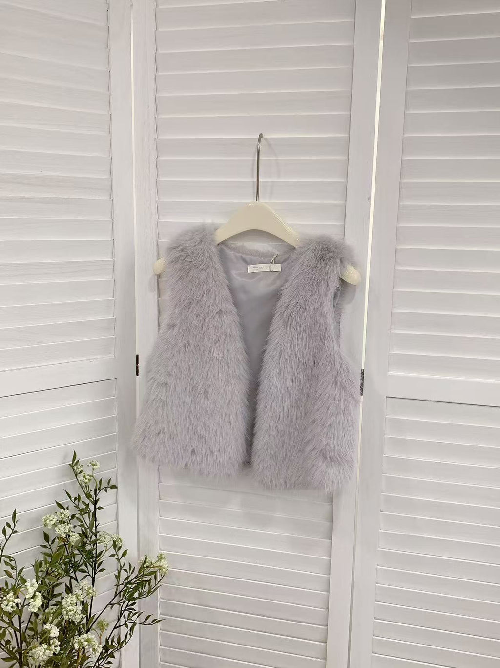 HELLO MILK TEE- 85696 毛絨馬甲