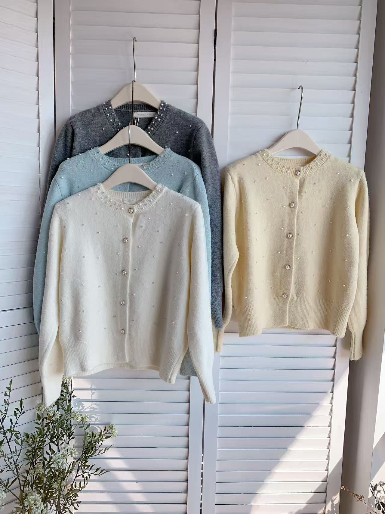 HELLO MILK TEE- 85674 釘珠毛衣