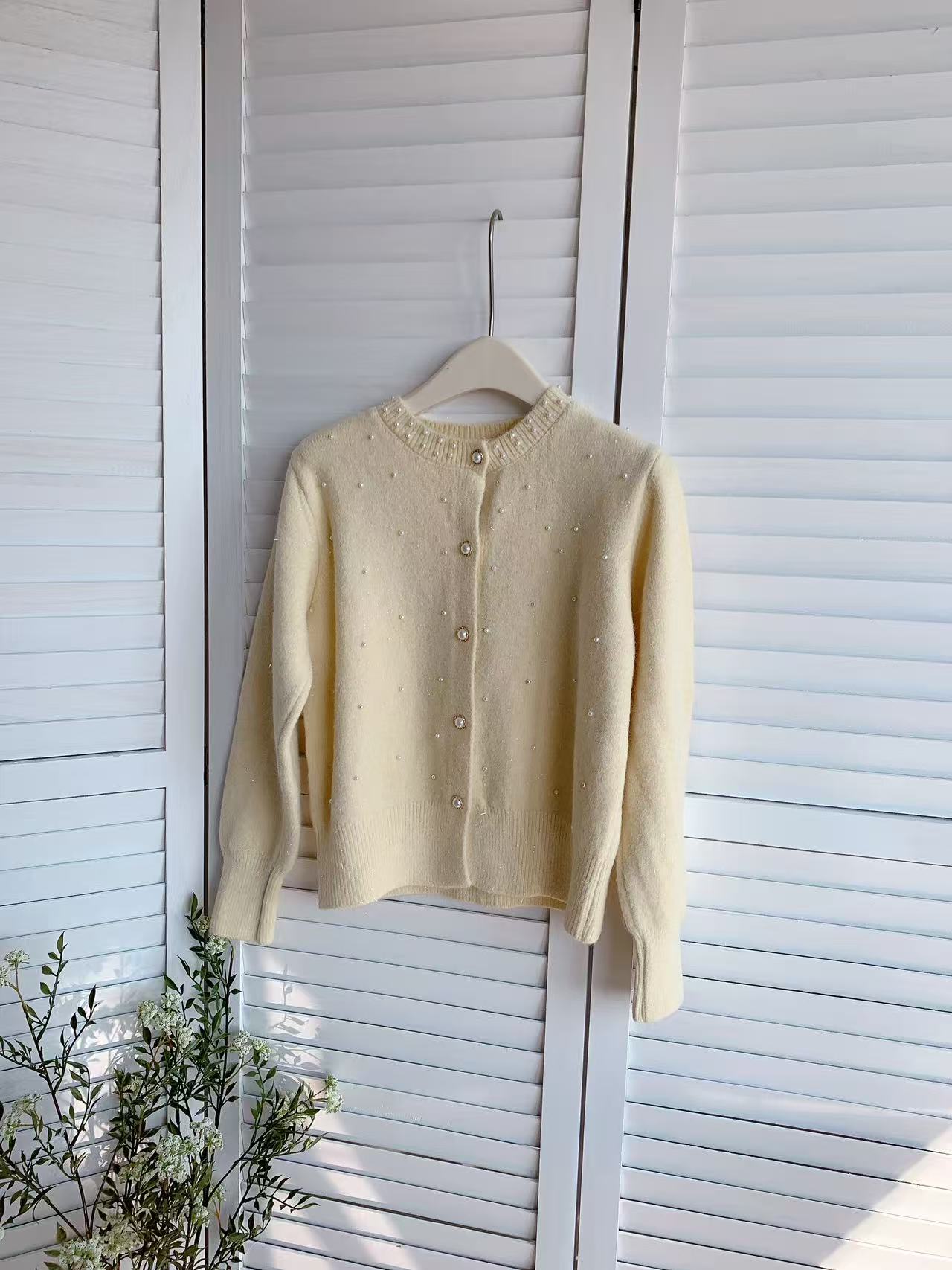 HELLO MILK TEE- 85674 釘珠毛衣