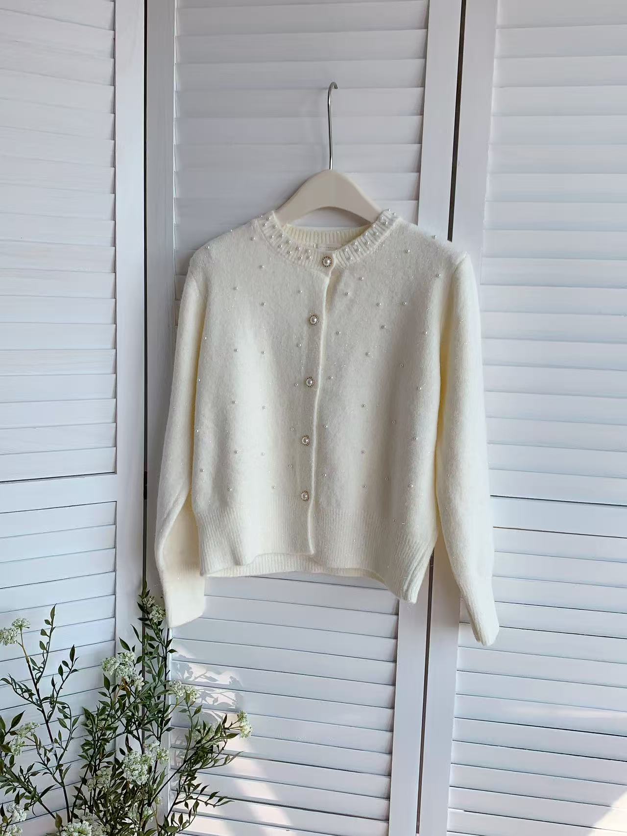 HELLO MILK TEE- 85674 釘珠毛衣