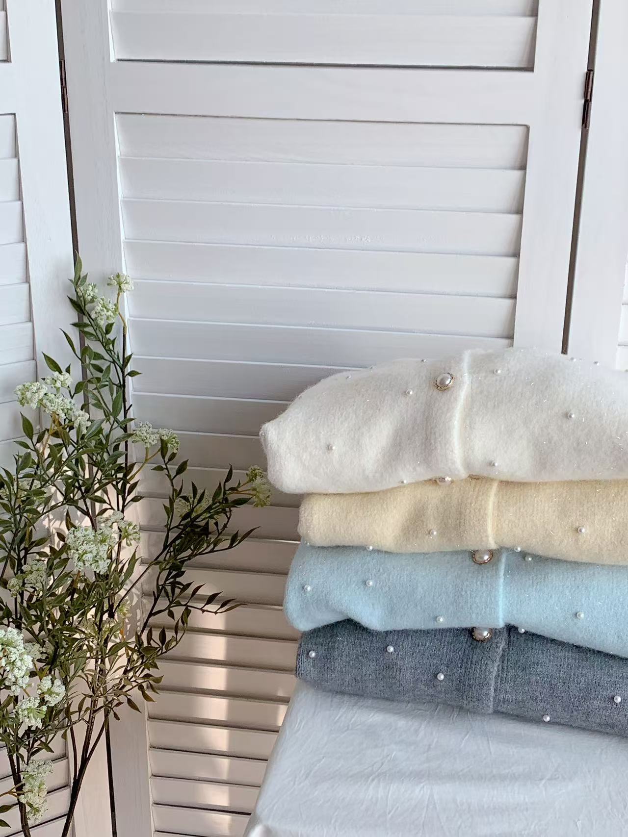 HELLO MILK TEE- 85674 釘珠毛衣