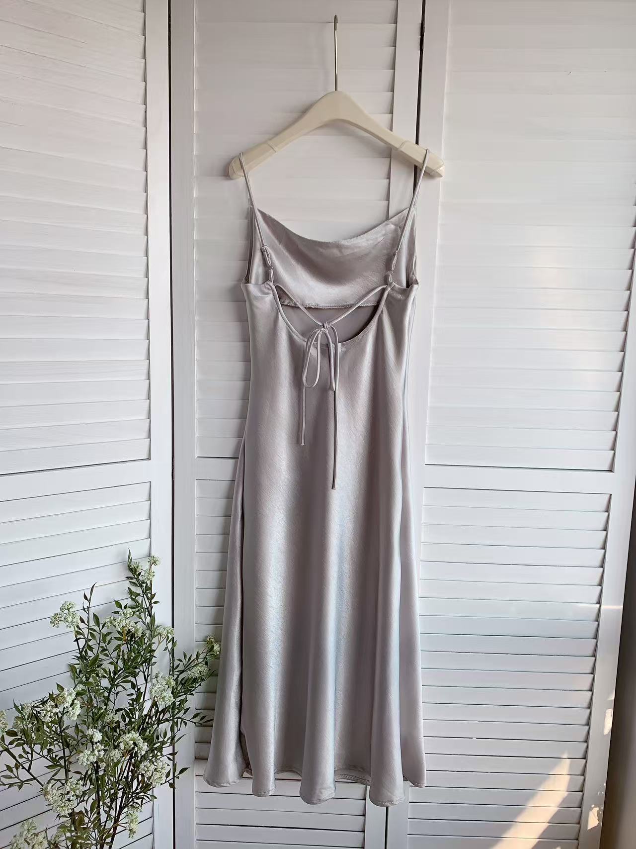 HELLO MILK TEE- 85661 緞面吊帶裙