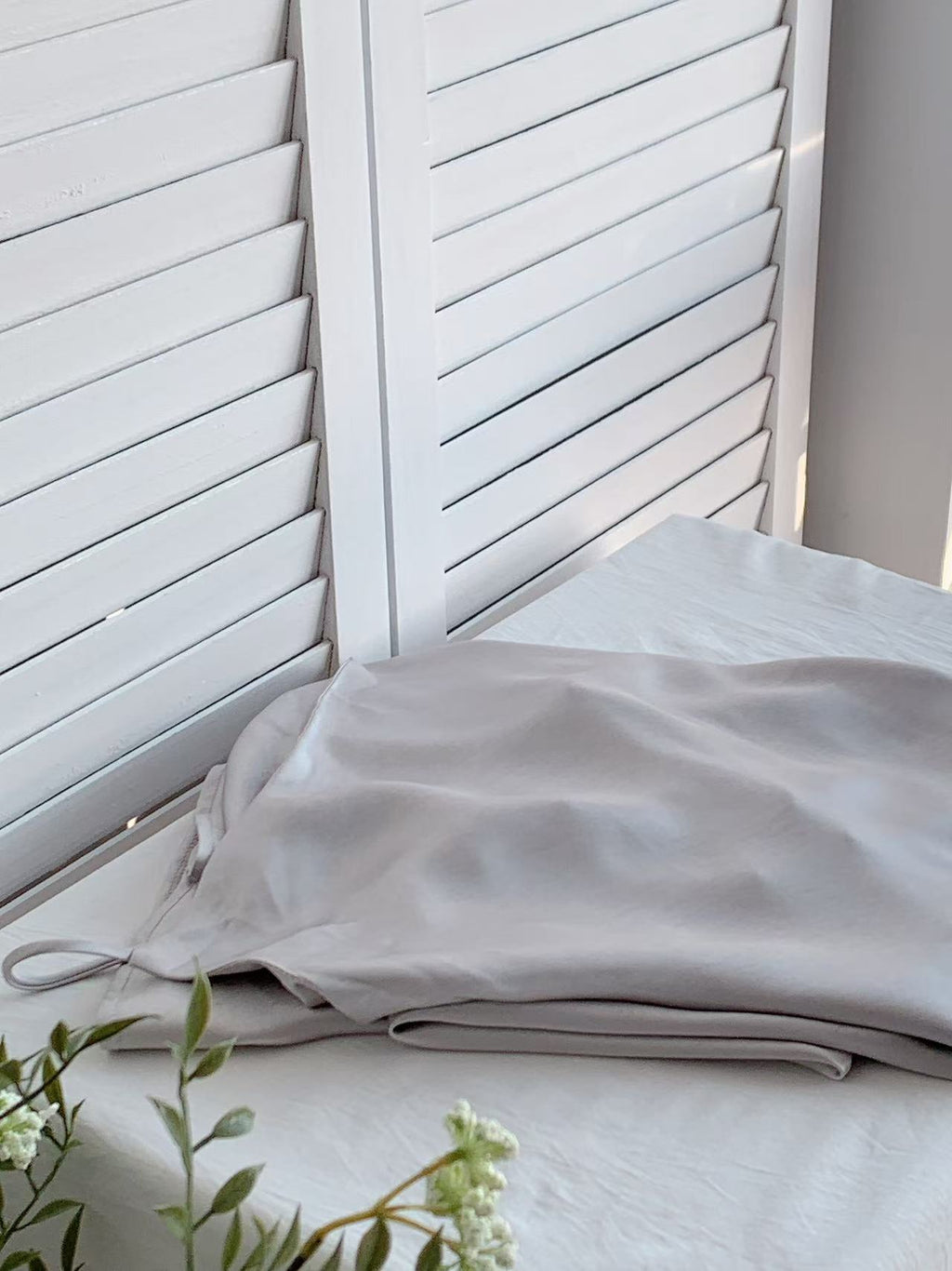 HELLO MILK TEE- 85661 緞面吊帶裙