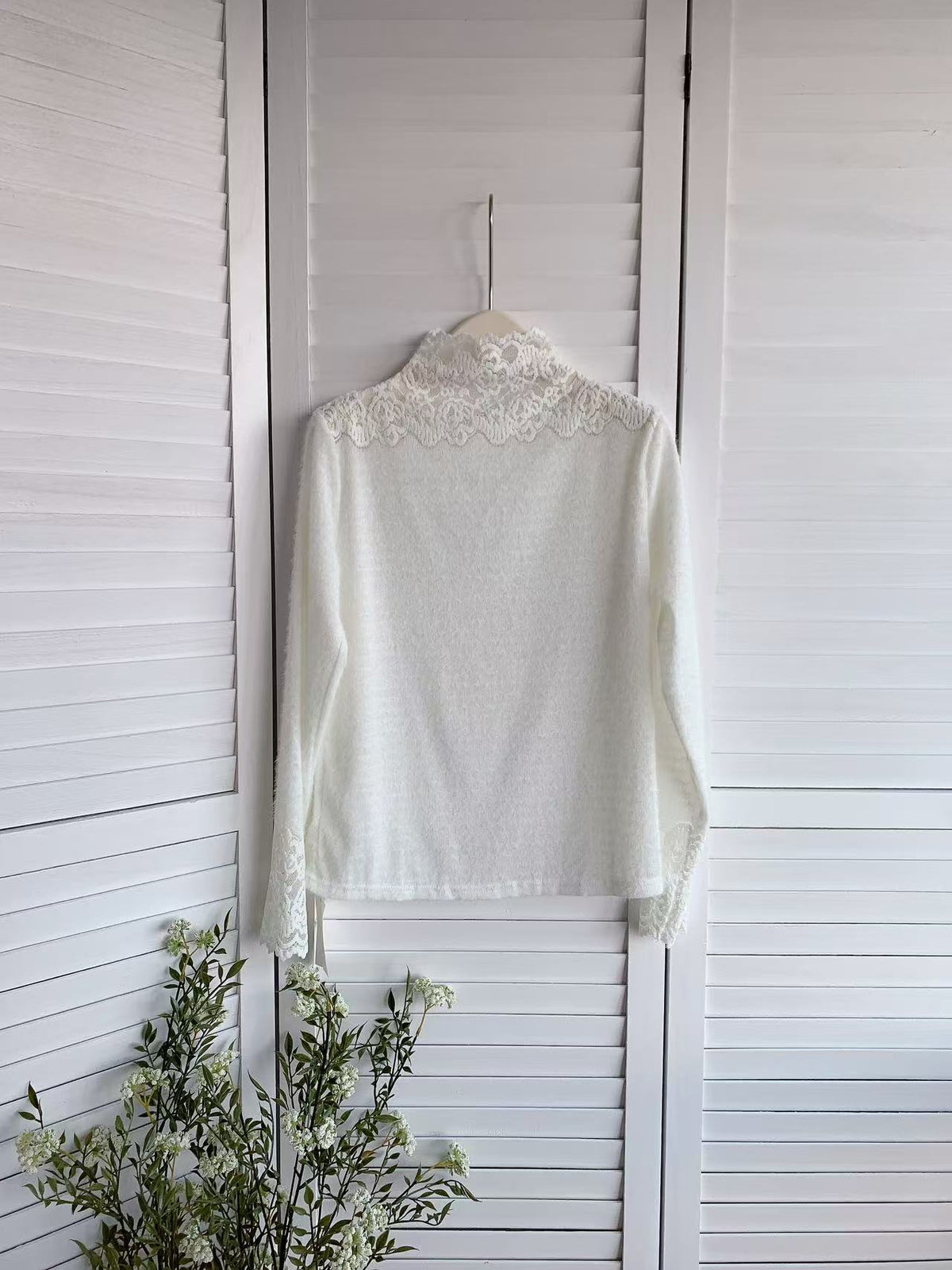 HELLO MILK TEE- 85711 蕾絲拼接衫