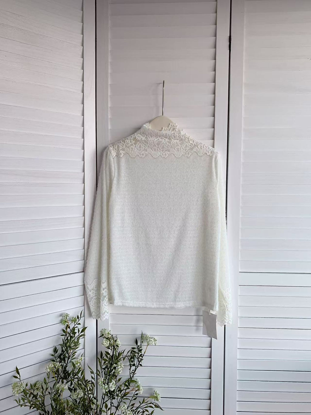 HELLO MILK TEE- 85711 蕾絲拼接衫