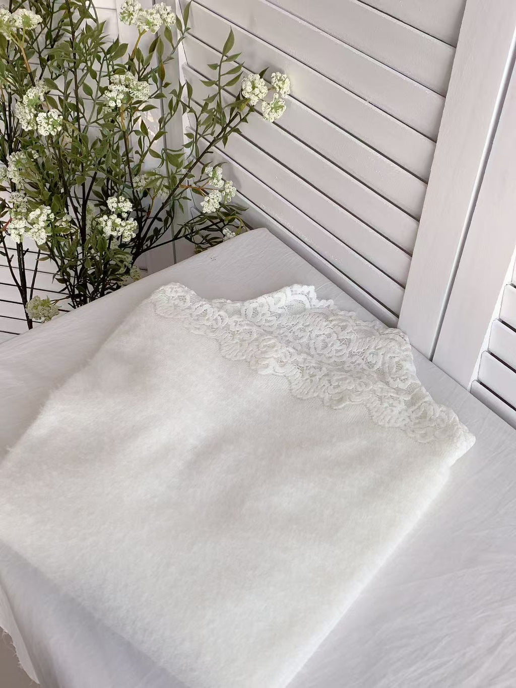 HELLO MILK TEE- 85711 蕾絲拼接衫