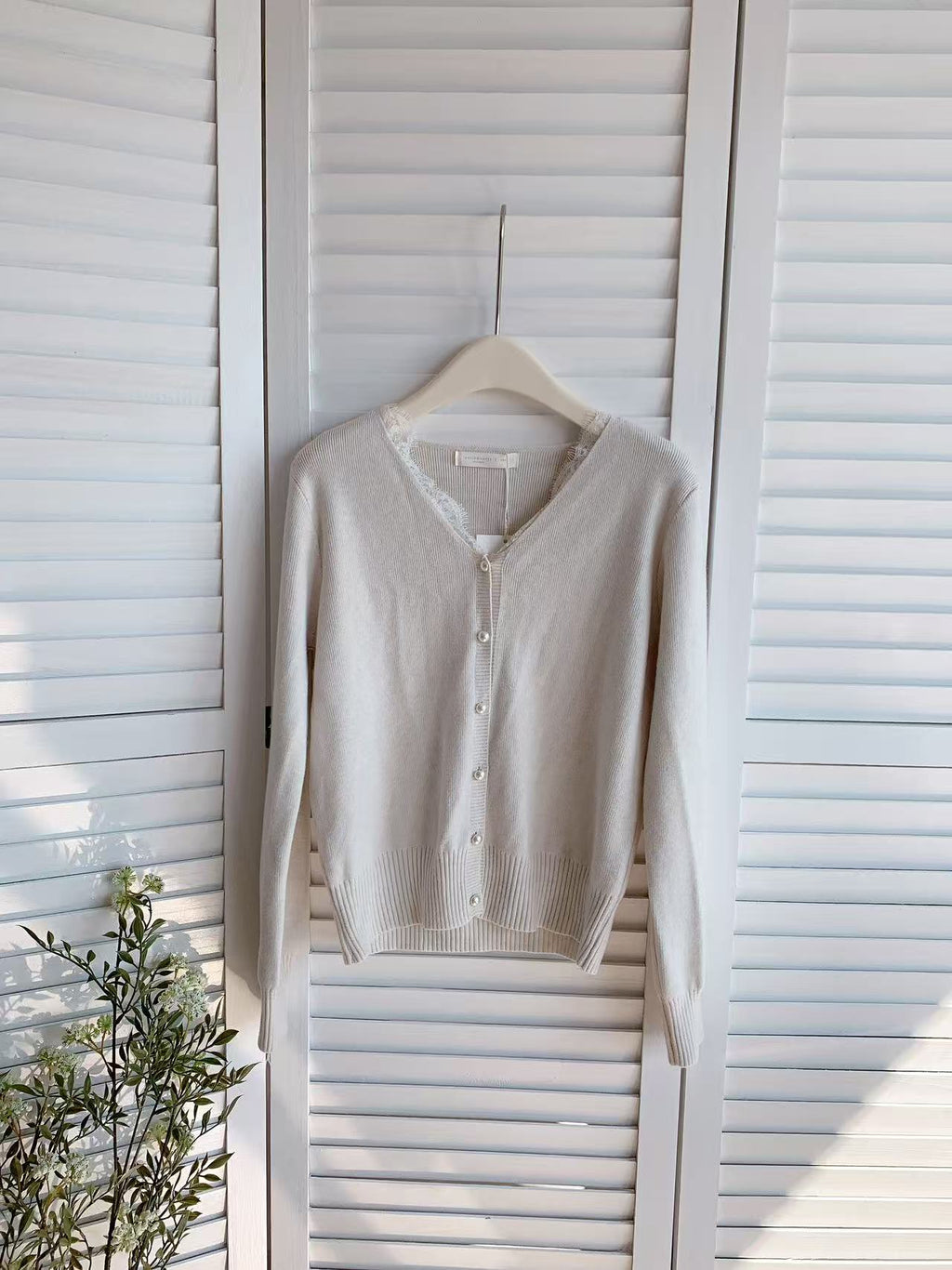 HELLO MILK TEE- 85725 蕾絲開衫