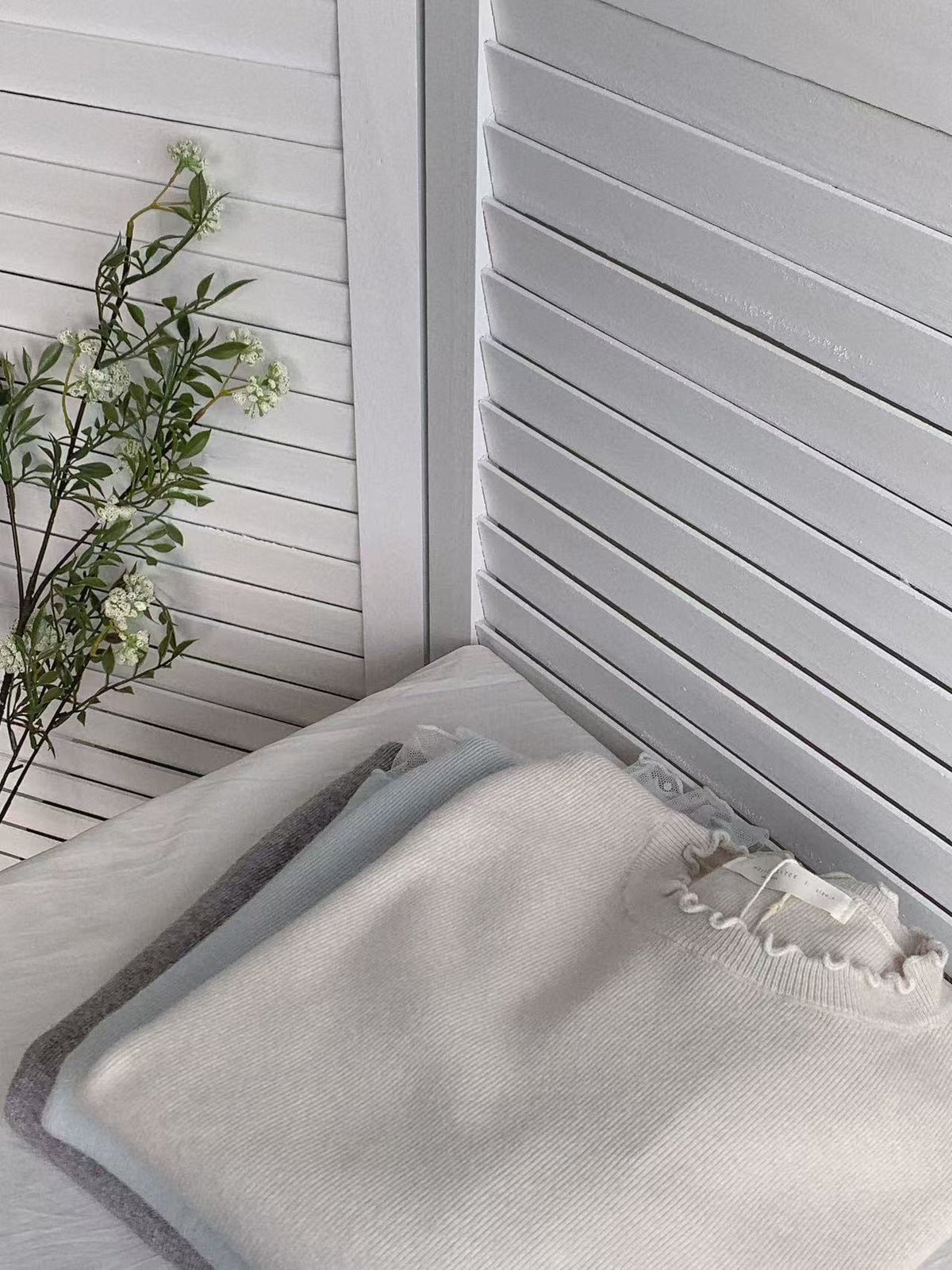 HELLO MILK TEE- 85726 木耳邊上衣