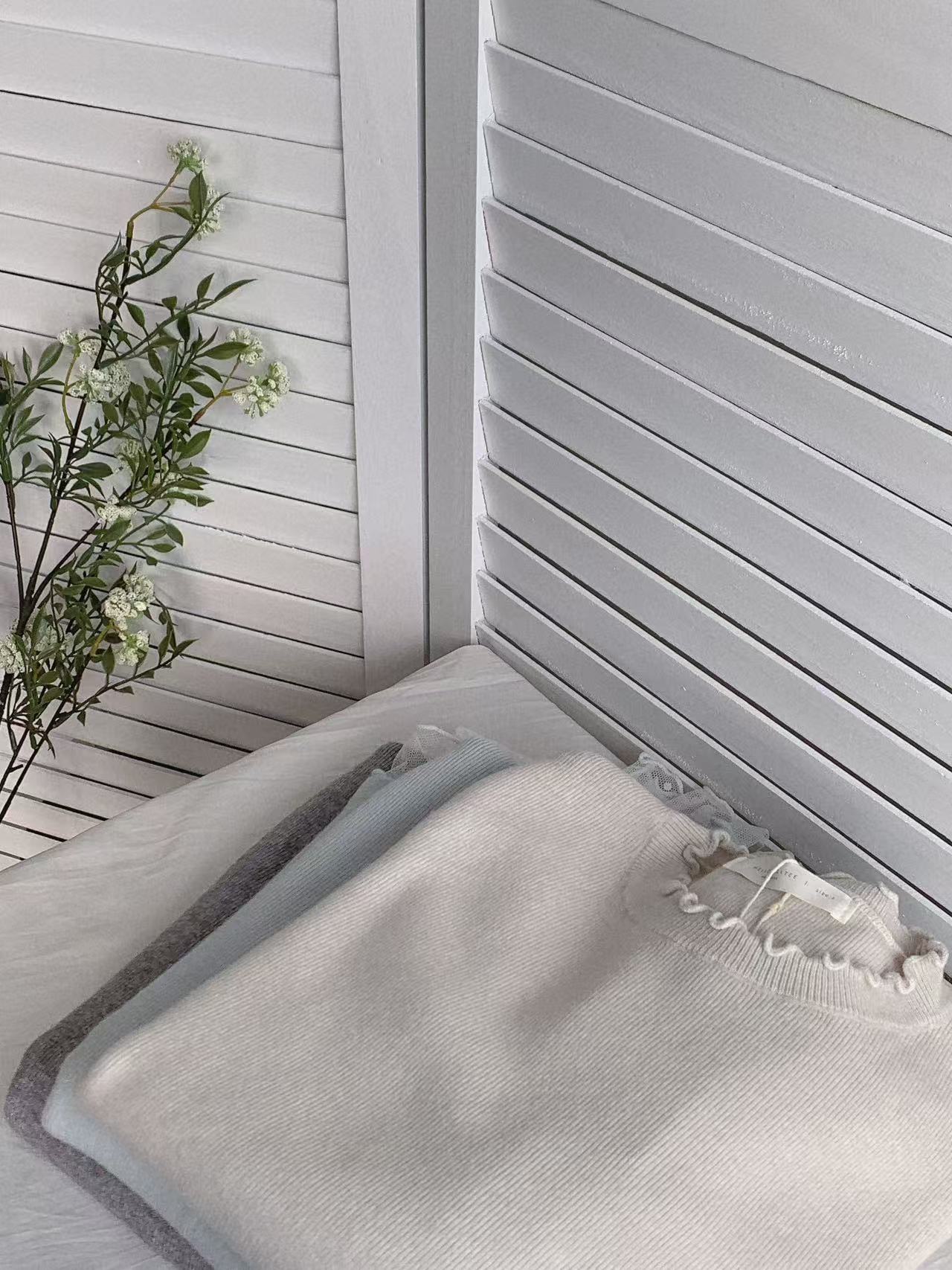 HELLO MILK TEE- 85726 木耳邊上衣