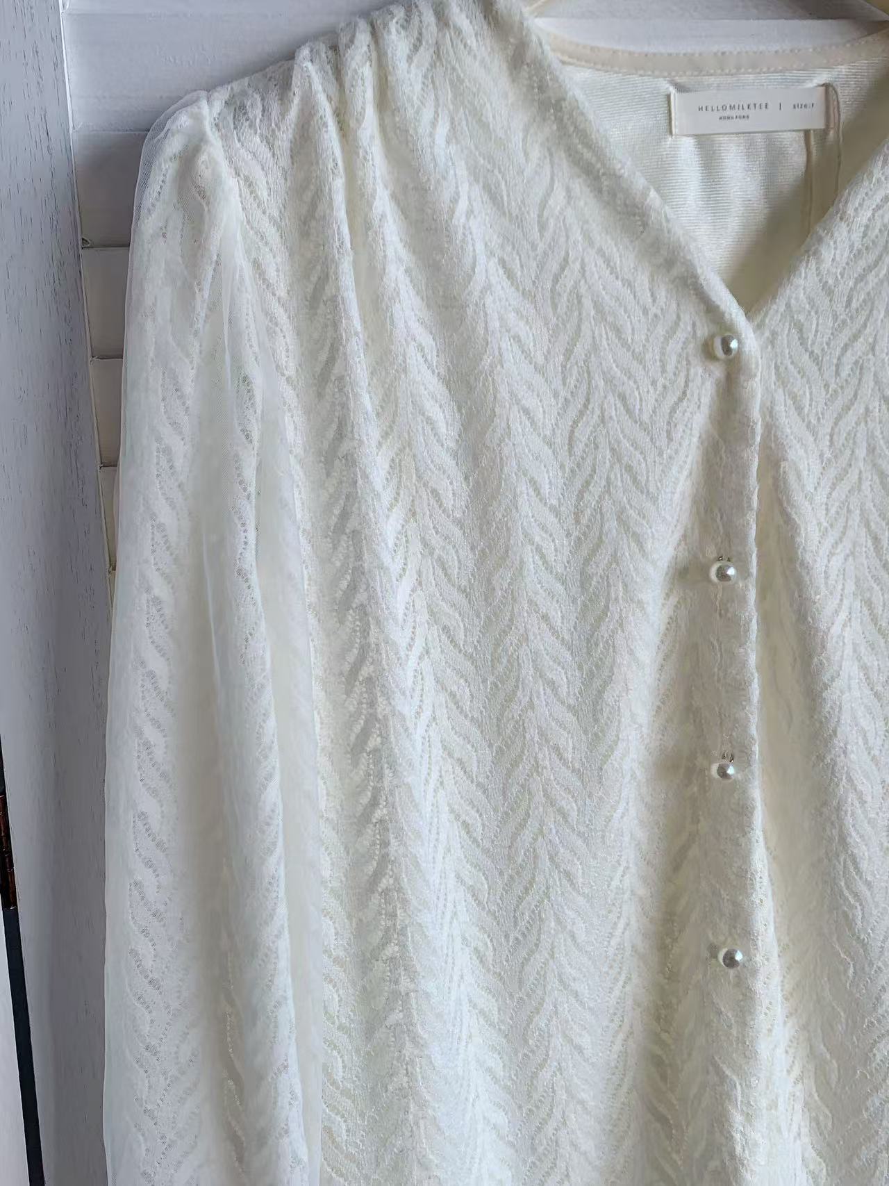 HELLO MILK TEE- 85664 珍珠扣小衫