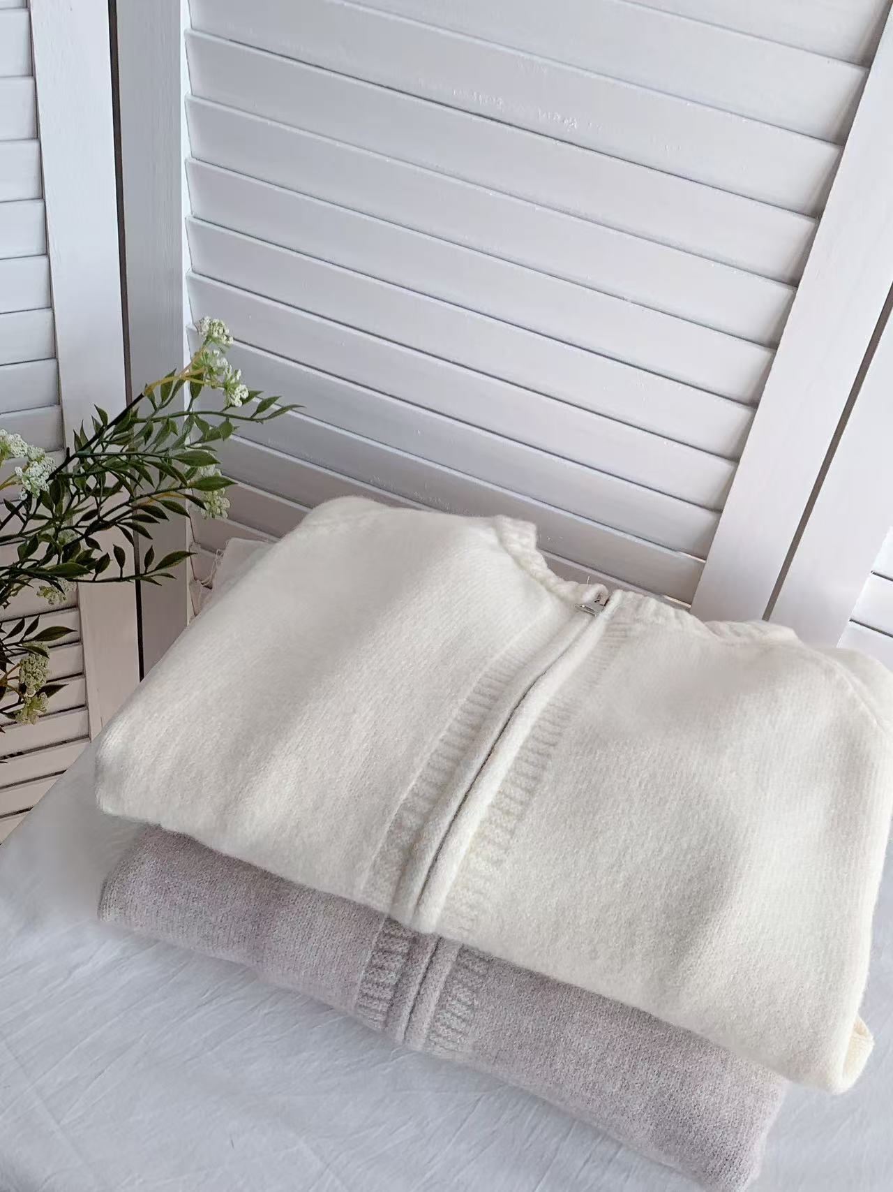 HELLO MILK TEE- 85689 極簡上衣