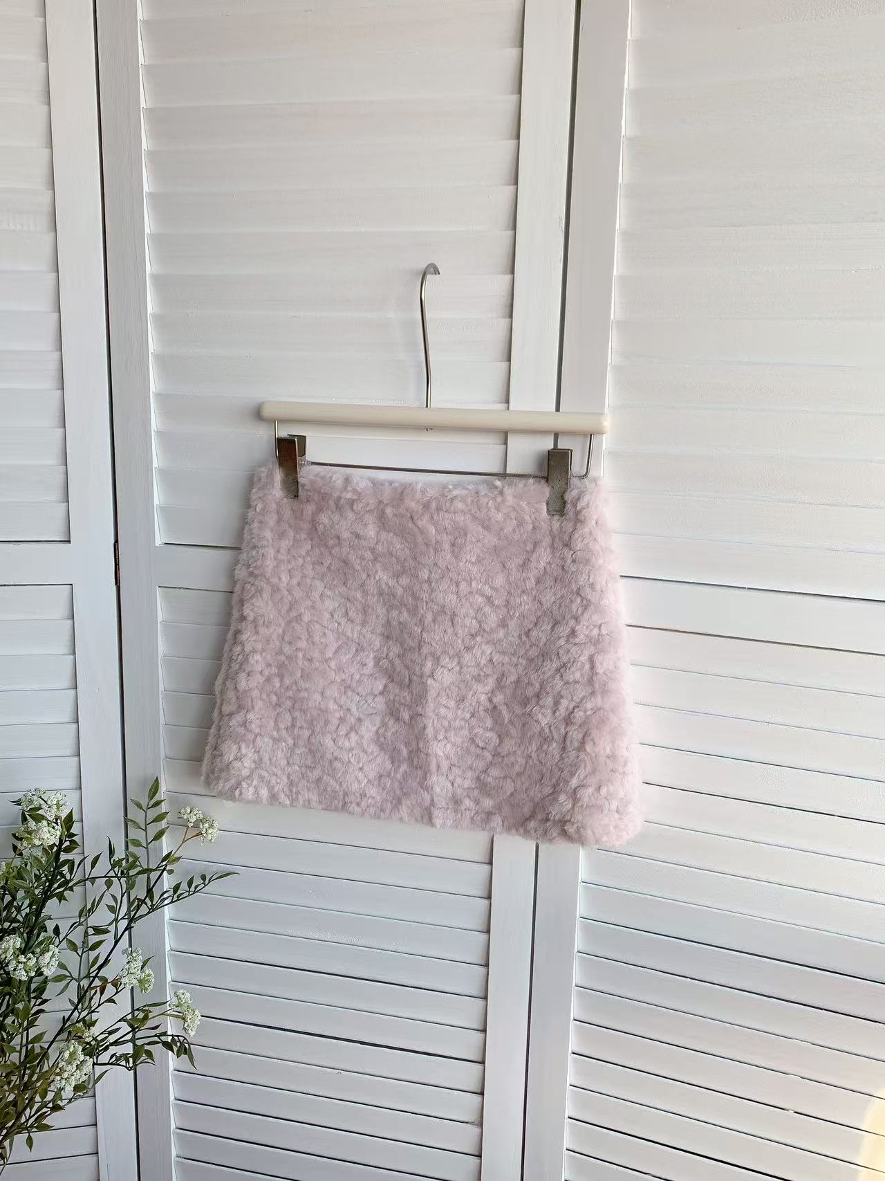 HELLO MILK TEE- 85717 毛絨短裙