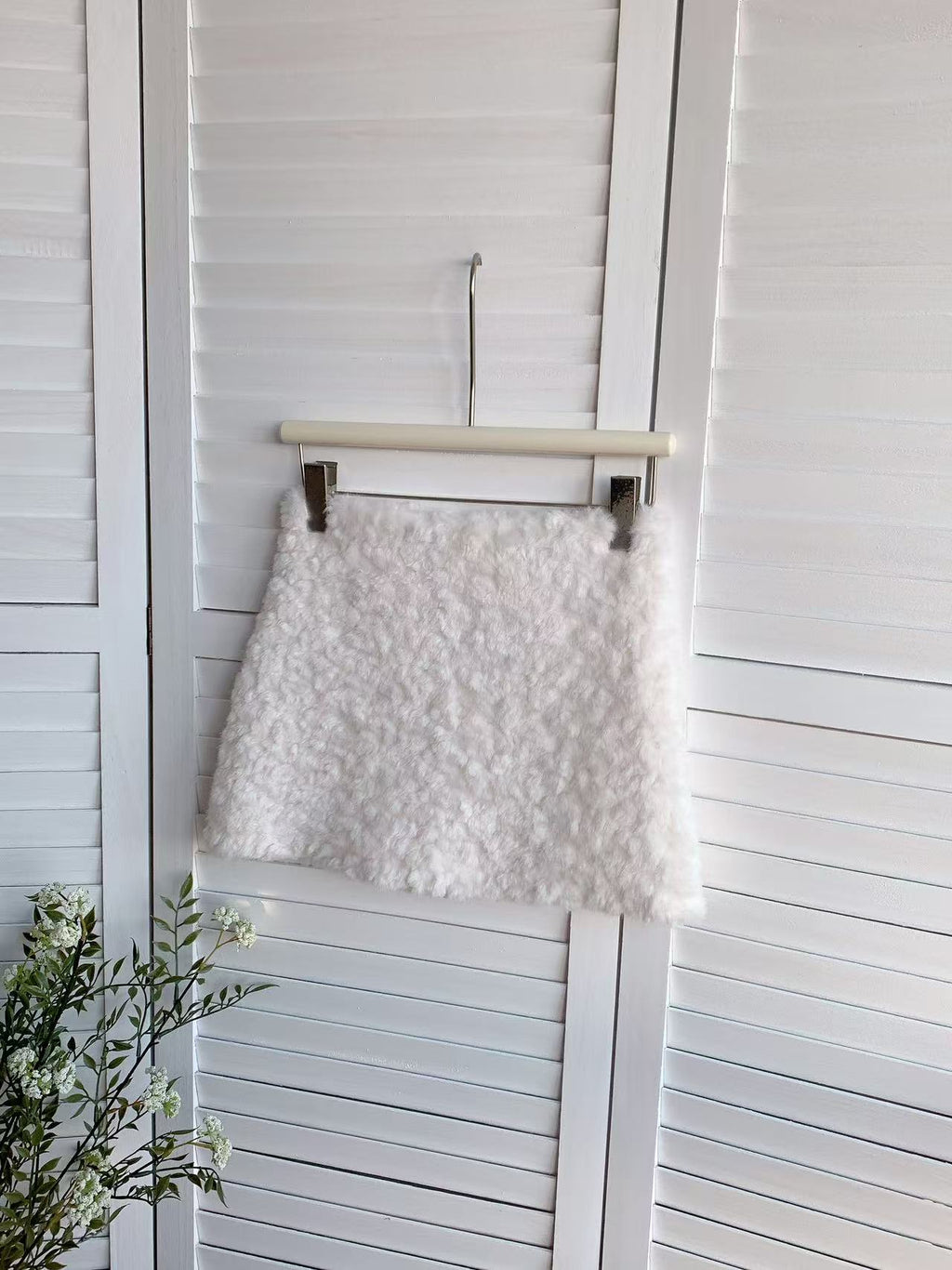 HELLO MILK TEE- 85717 毛絨短裙