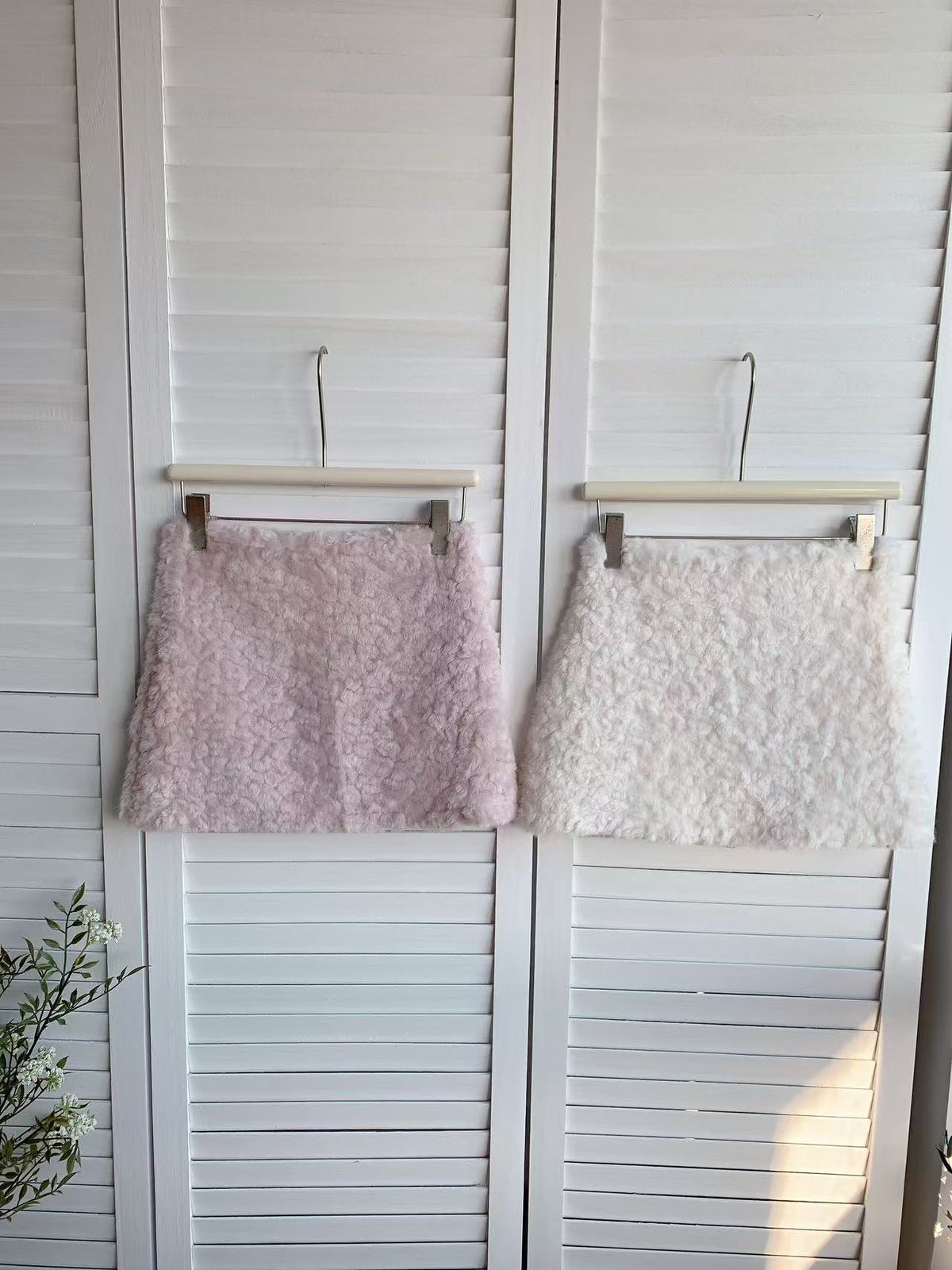 HELLO MILK TEE- 85717 毛絨短裙