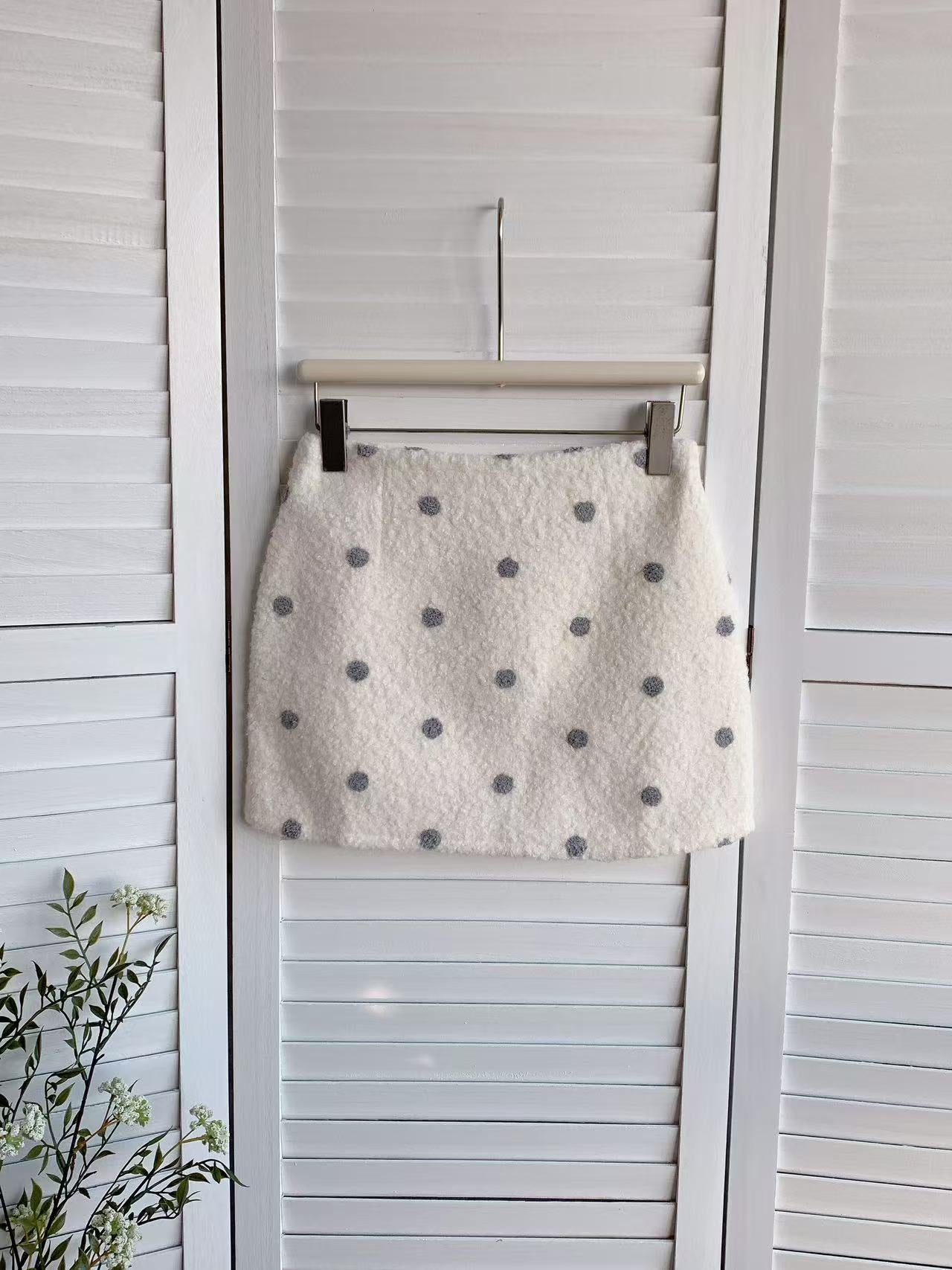 HELLO MILK TEE- 85722 波點半裙