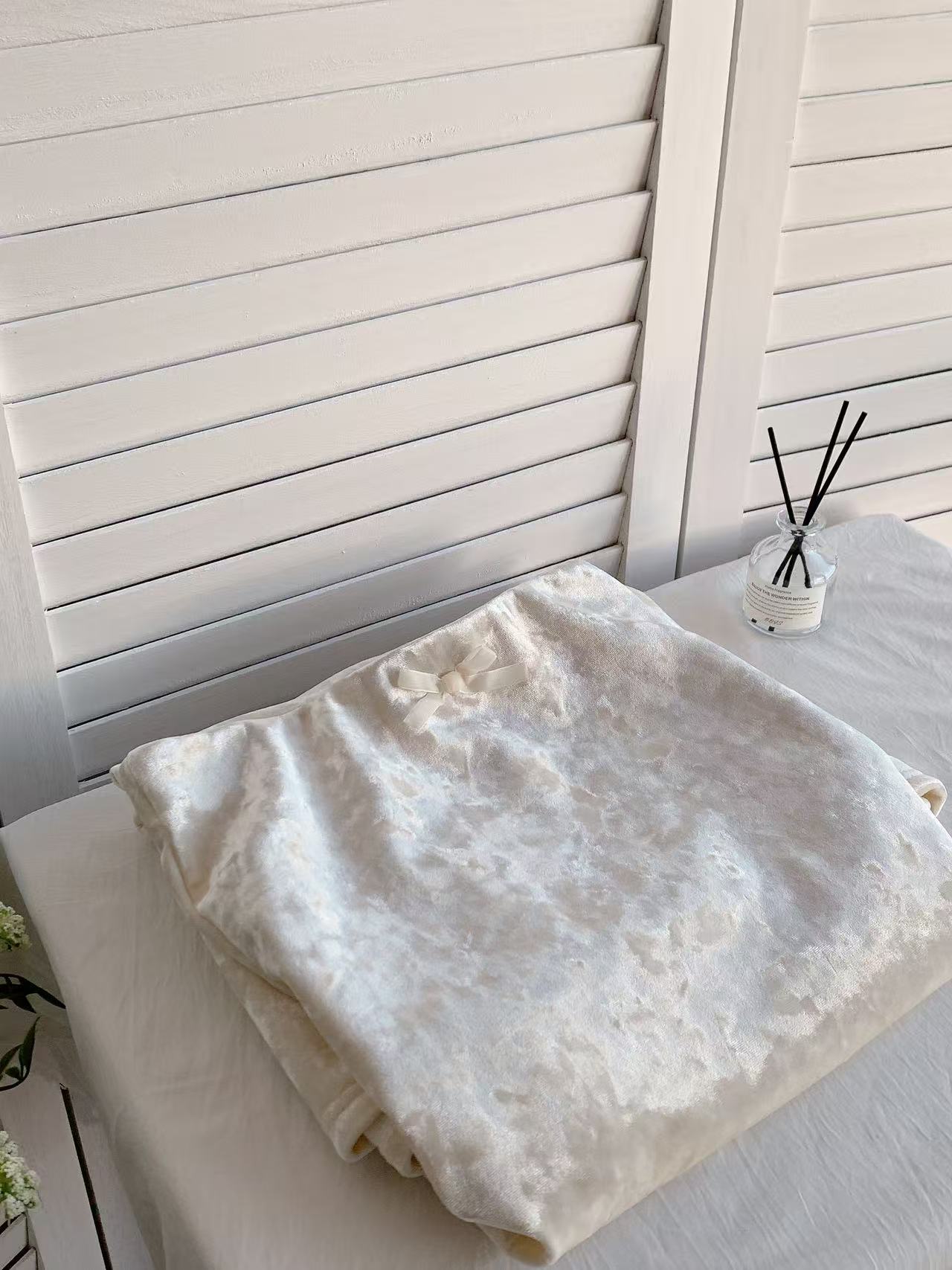 HELLO MILK TEE- 85758 絲絨半裙