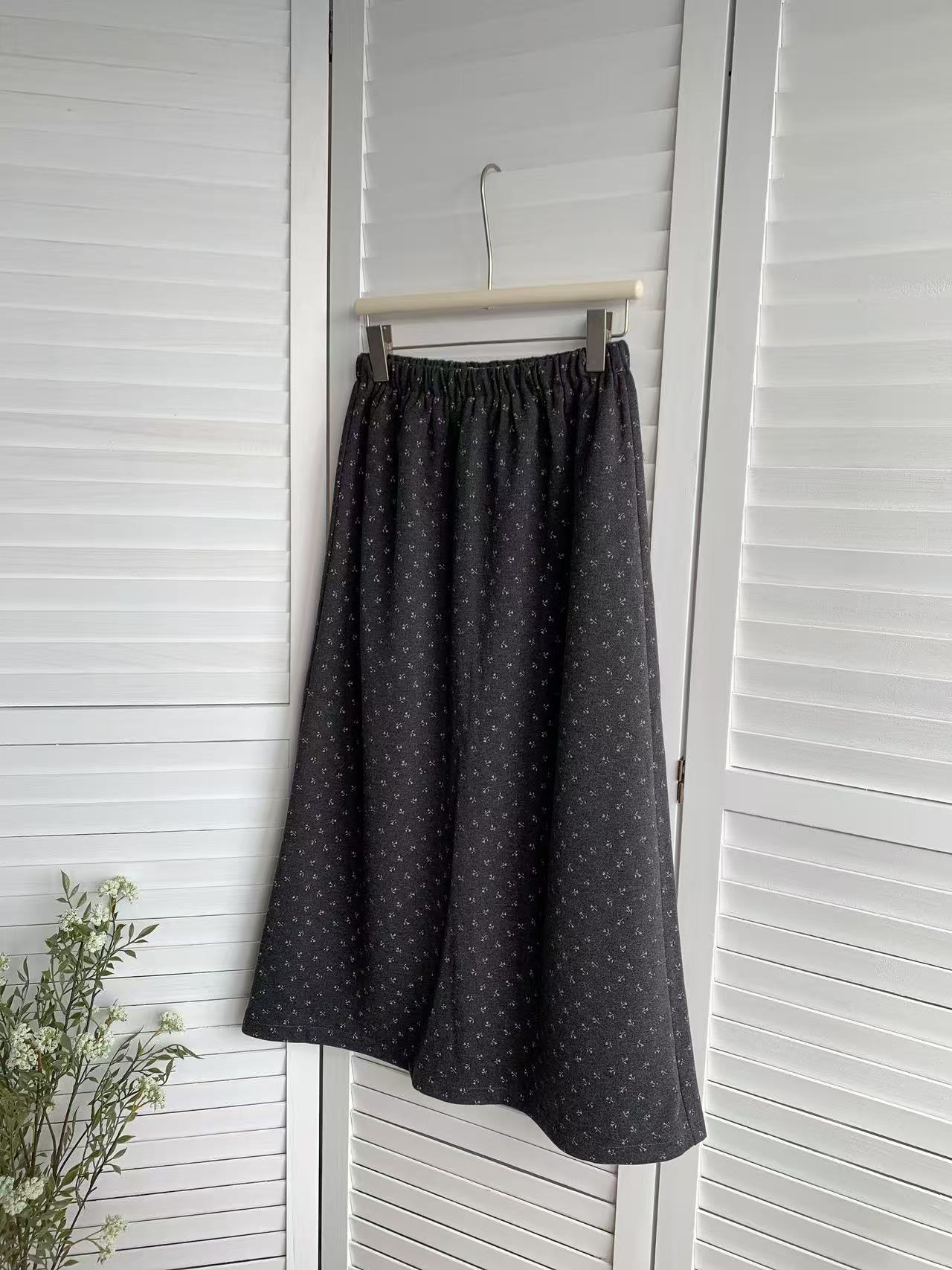 HELLO MILK TEE- 85719 碎花半裙