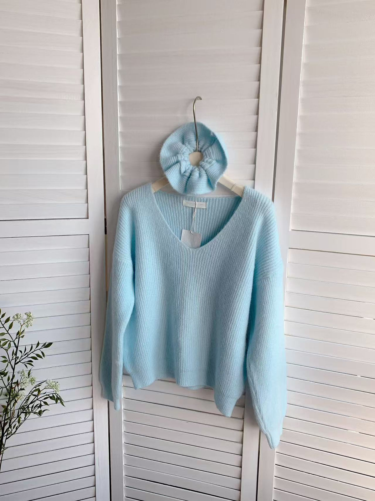 HELLO MILK TEE- 85757 V領毛衣