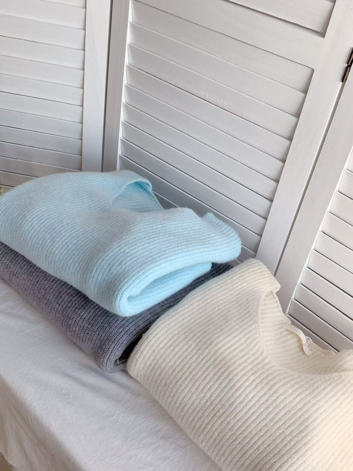 HELLO MILK TEE- 85757 V領毛衣