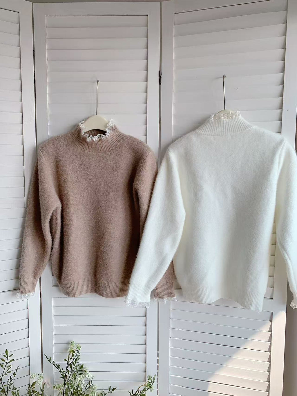 HELLO MILK TEE- 85783 蕾絲拼接衫