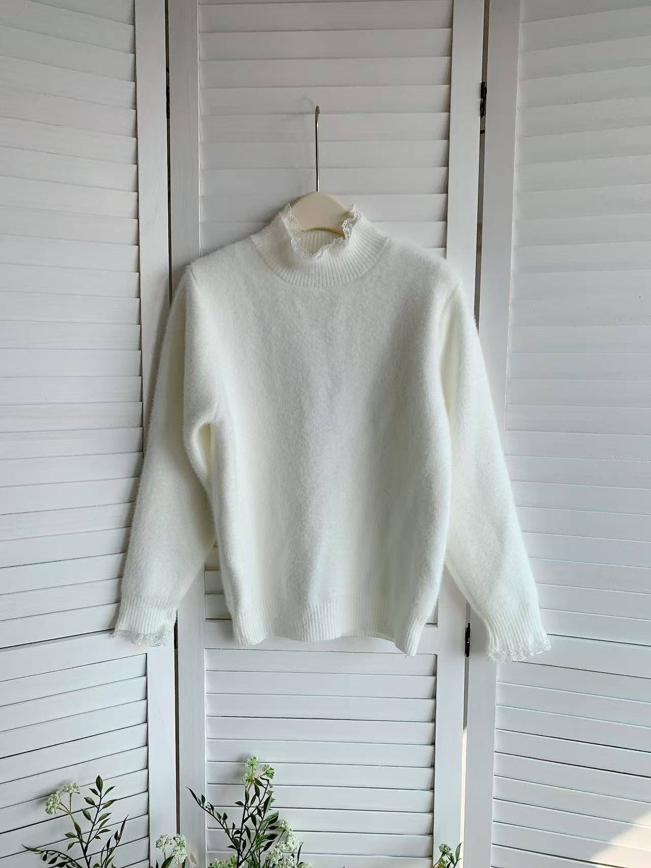 HELLO MILK TEE- 85783 蕾絲拼接衫