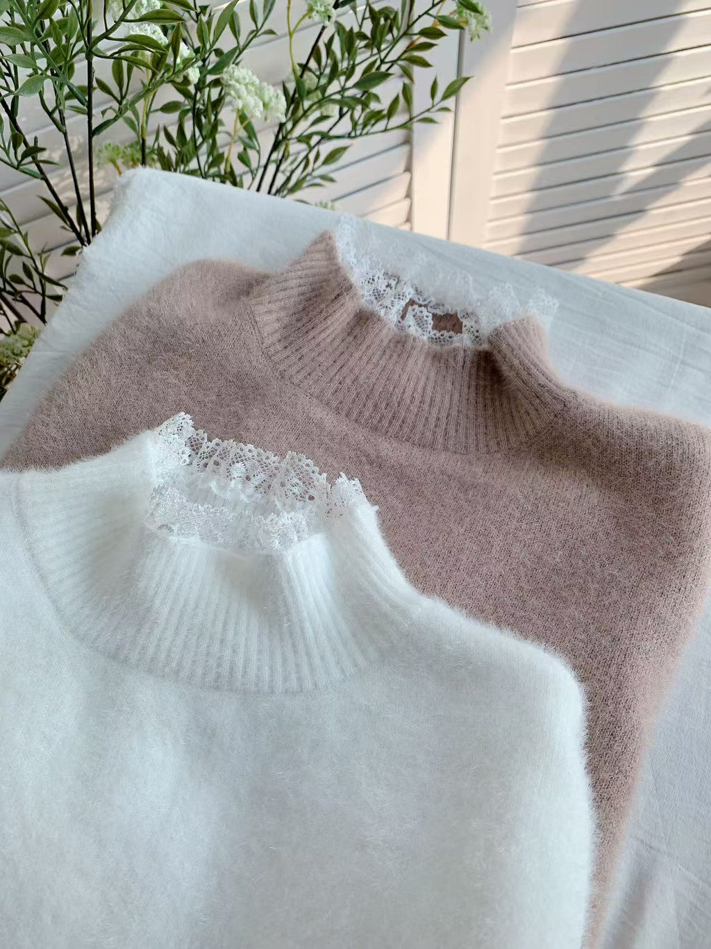 HELLO MILK TEE- 85783 蕾絲拼接衫