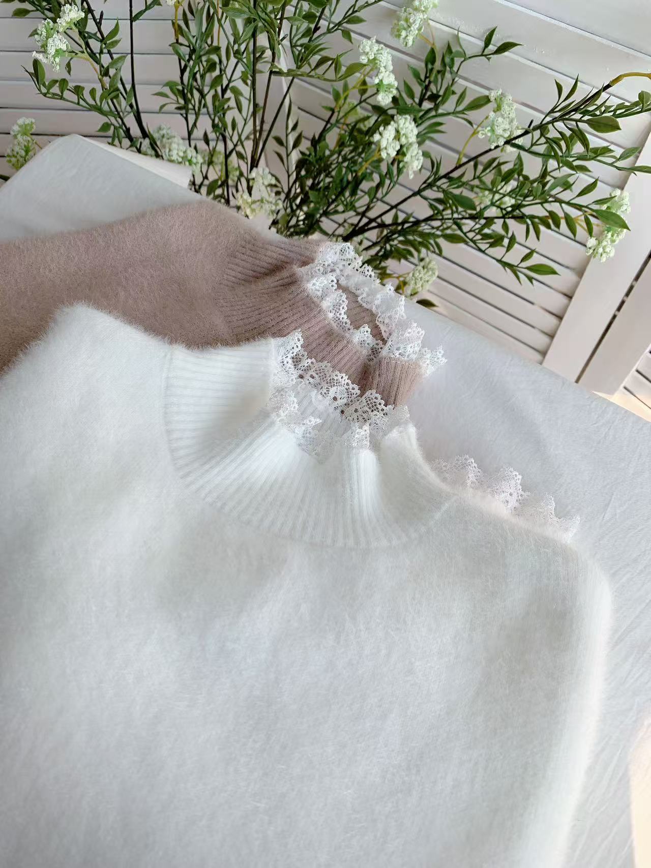 HELLO MILK TEE- 85783 蕾絲拼接衫