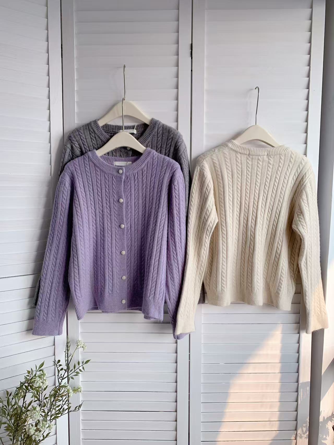 HELLO MILK TEE- 85814 扭花針織衫