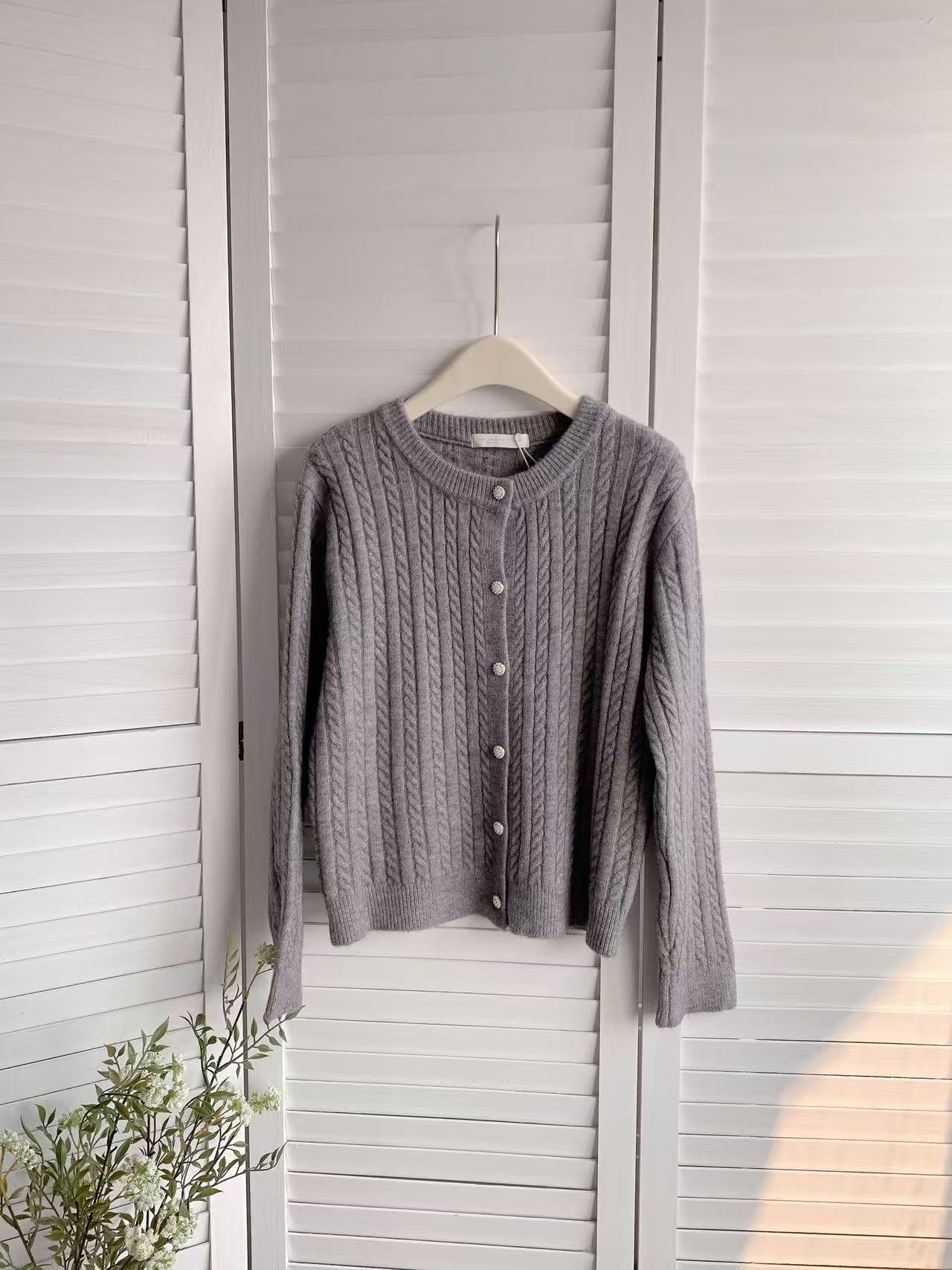 HELLO MILK TEE- 85814 扭花針織衫