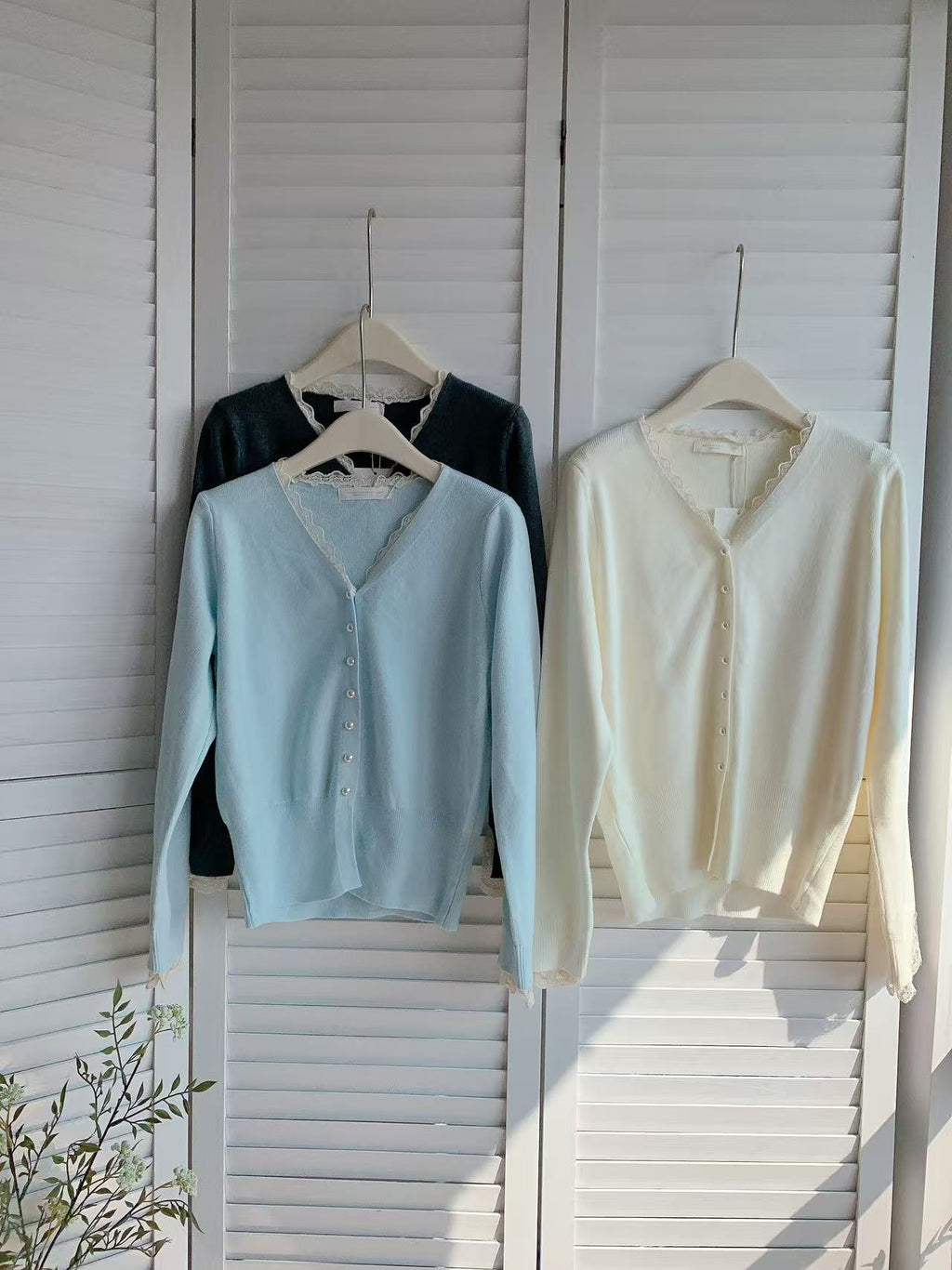 HELLO MILK TEE- 85667 蕾絲開衫