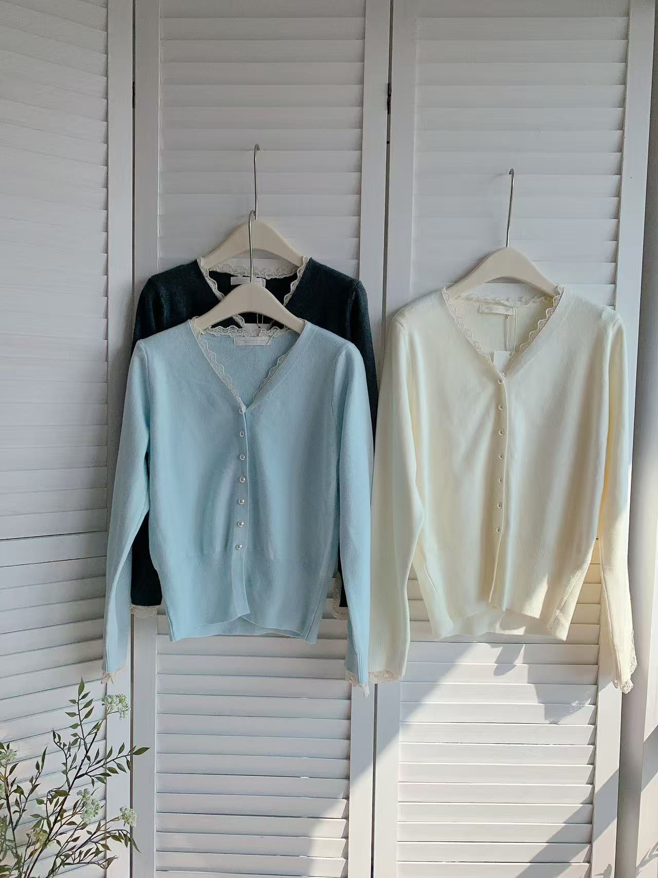 HELLO MILK TEE- 85667 蕾絲開衫