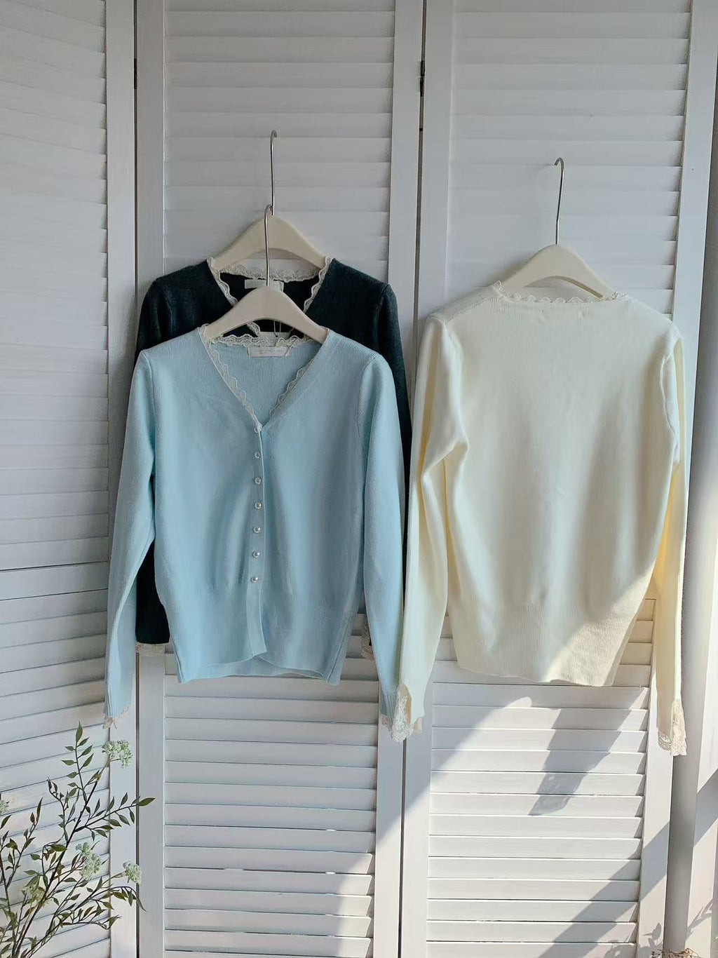 HELLO MILK TEE- 85667 蕾絲開衫