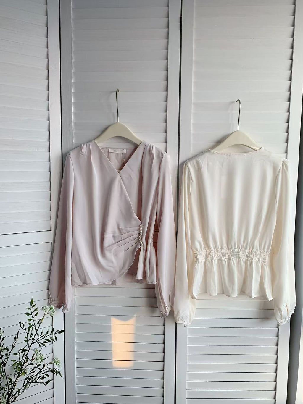 HELLO MILK TEE- 85772 V領氣質衫