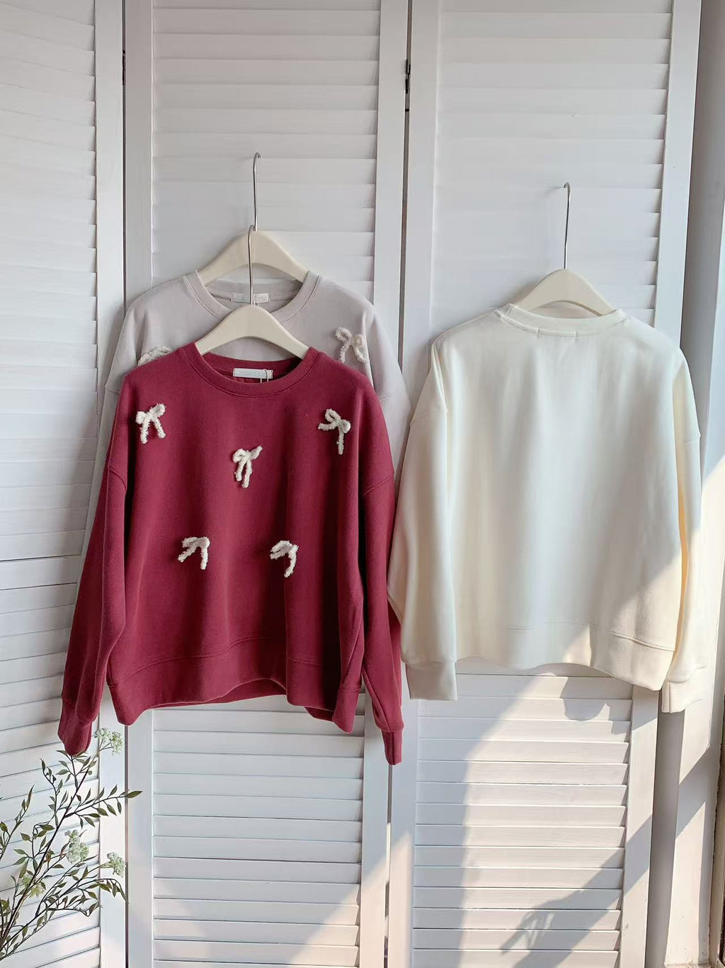 HELLO MILK TEE- 85811 釘珠上衣