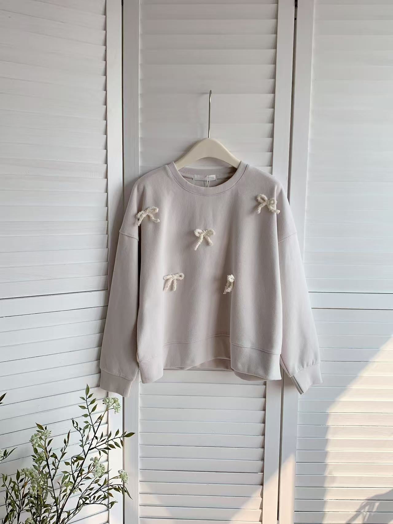 HELLO MILK TEE- 85811 釘珠上衣