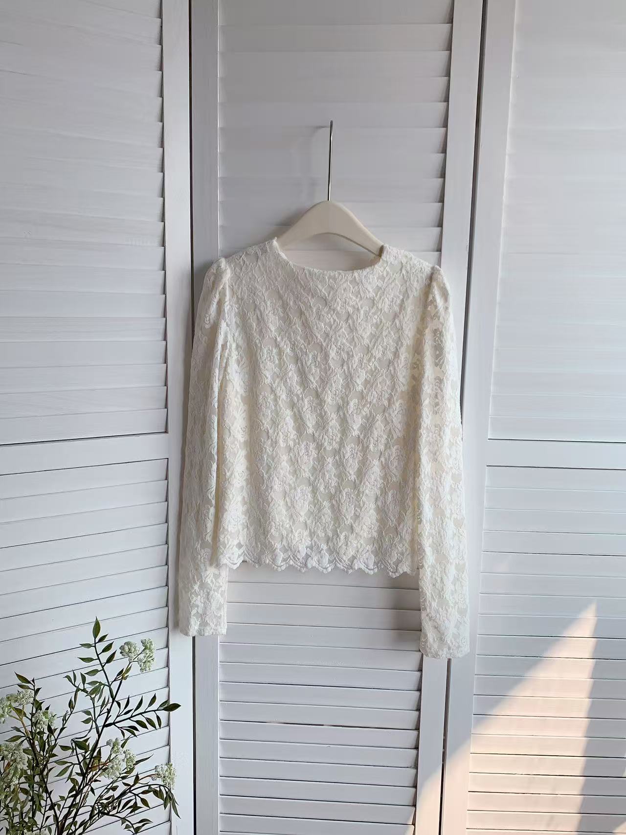 HELLO MILK TEE- 85825 蕾絲上衣