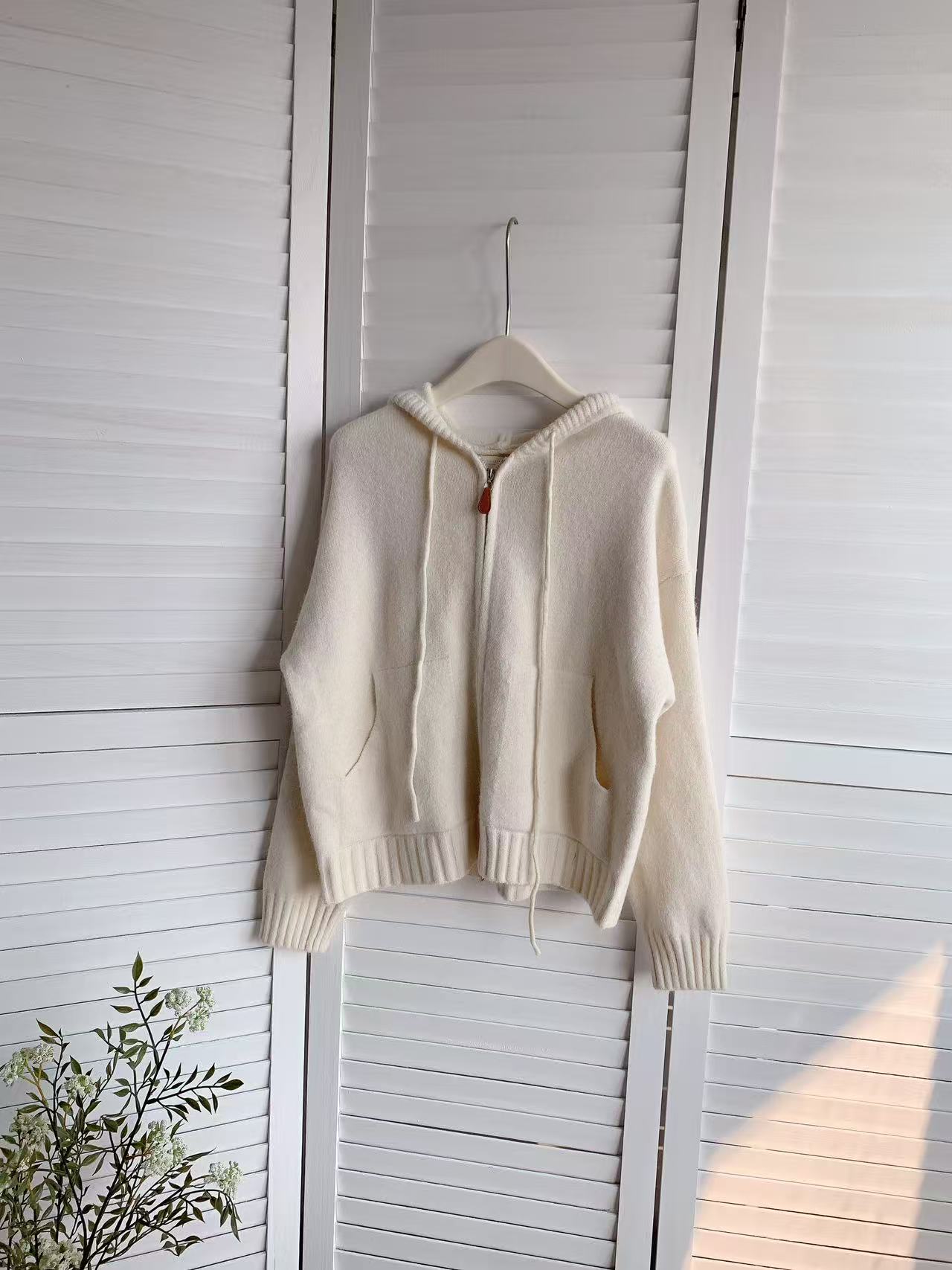 HELLO MILK TEE- 85761 拉鏈上衣