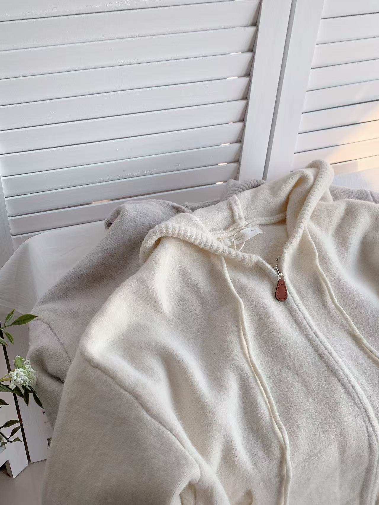 HELLO MILK TEE- 85761 拉鏈上衣