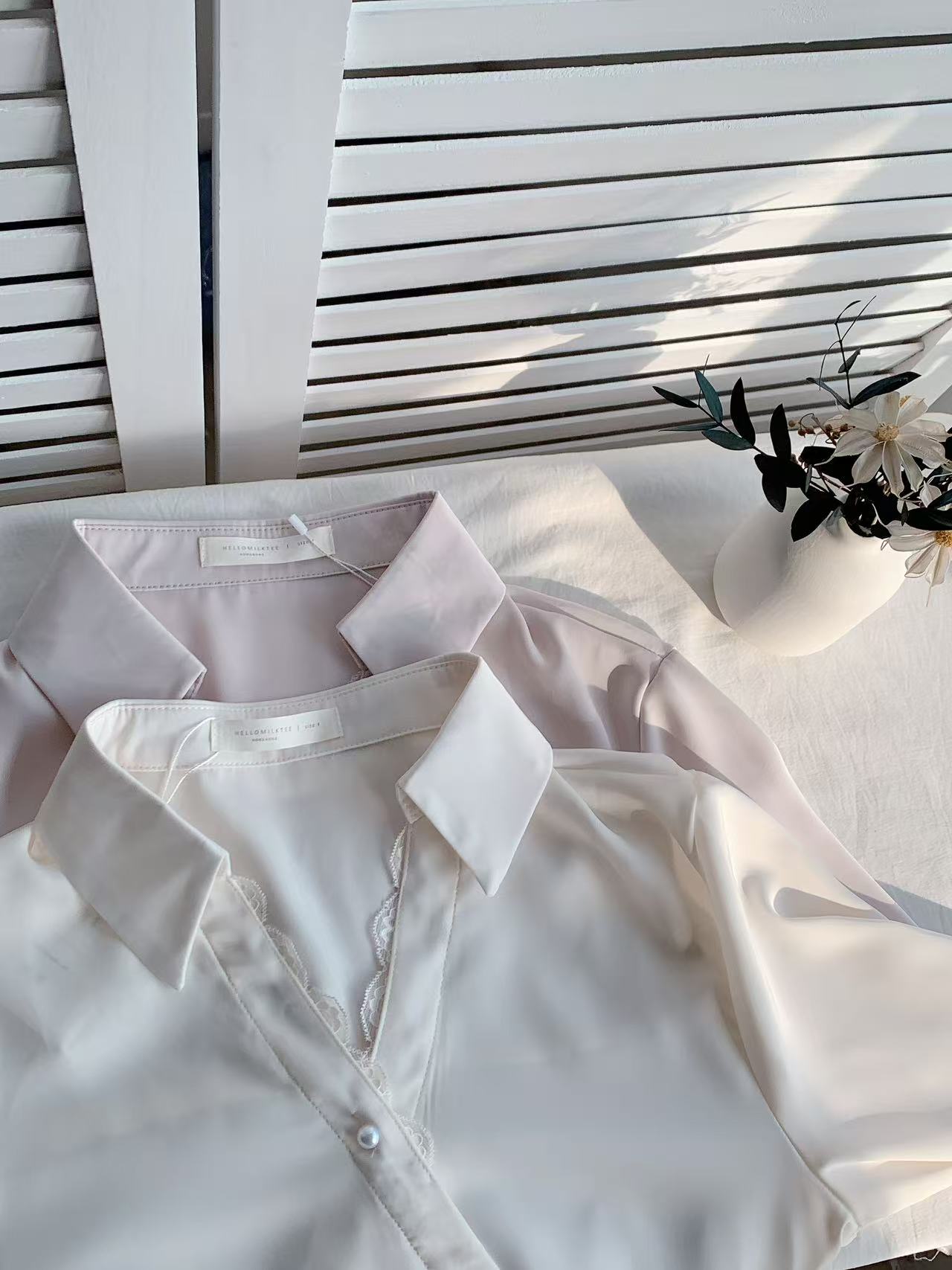 HELLO MILK TEE- 85775 珍珠扣小衫